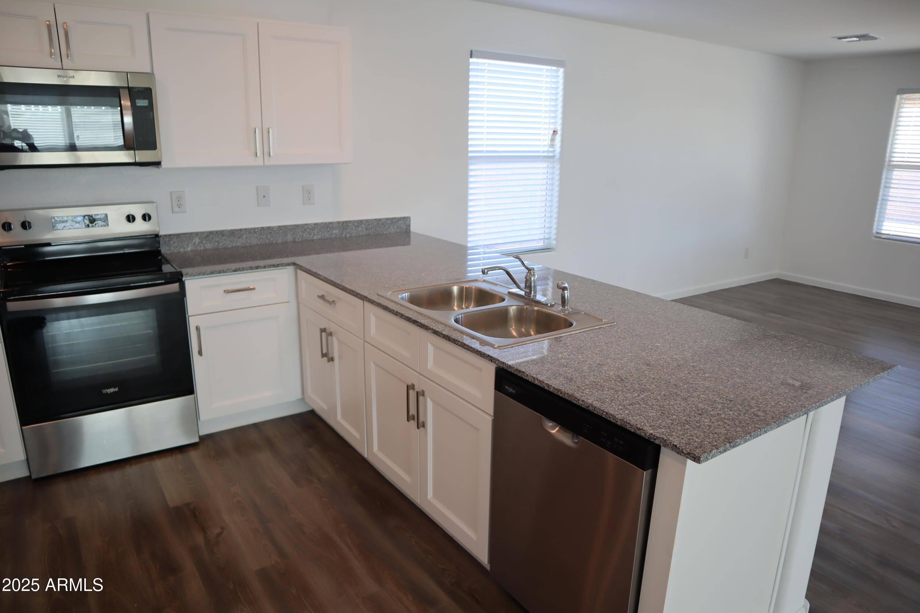 1267 W Flowstone Trail