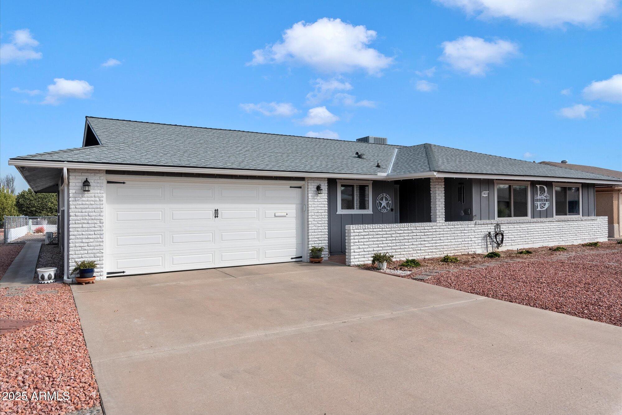 10531 W PRAIRIE HILLS Circle