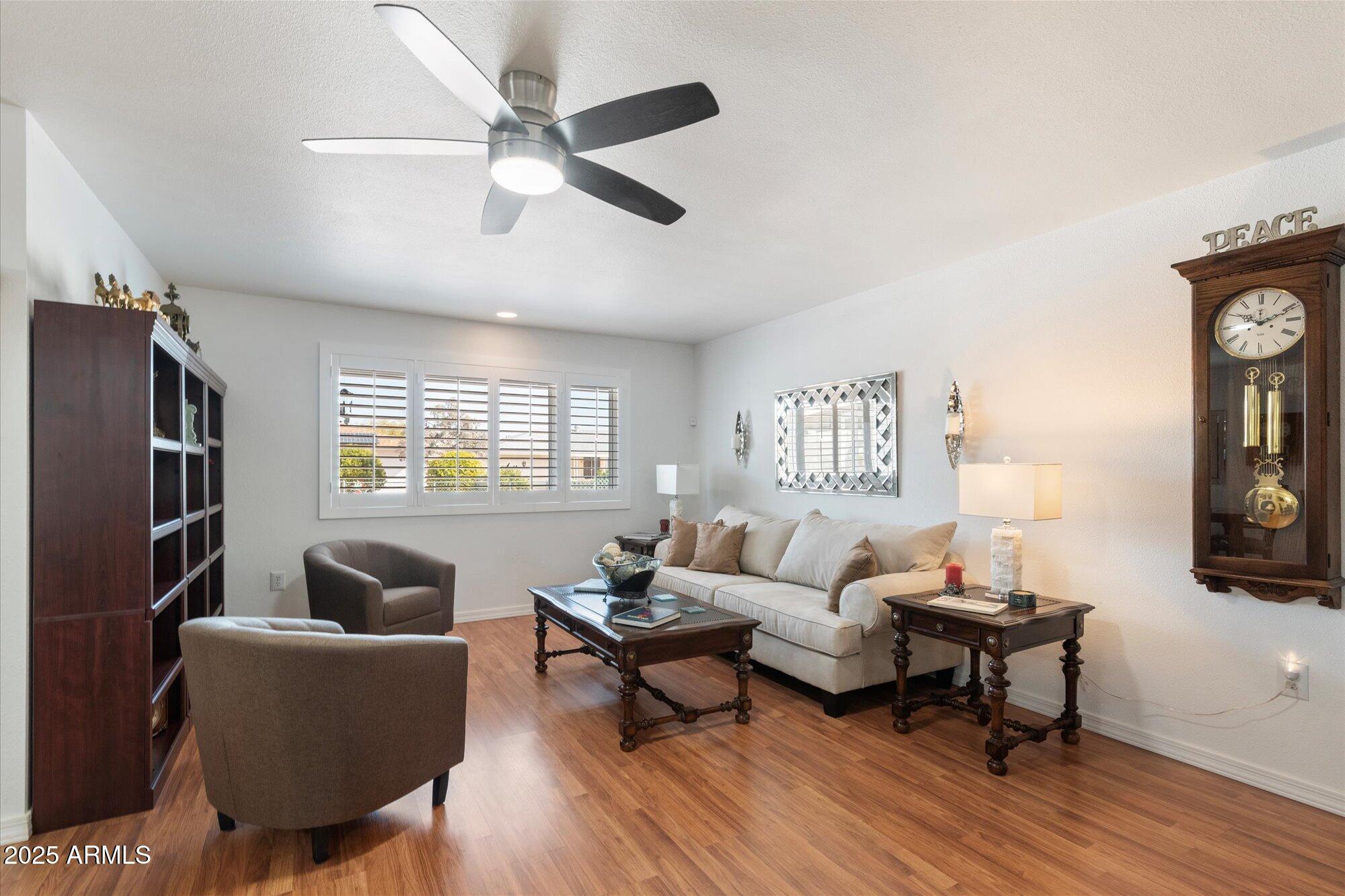 10531 W PRAIRIE HILLS Circle