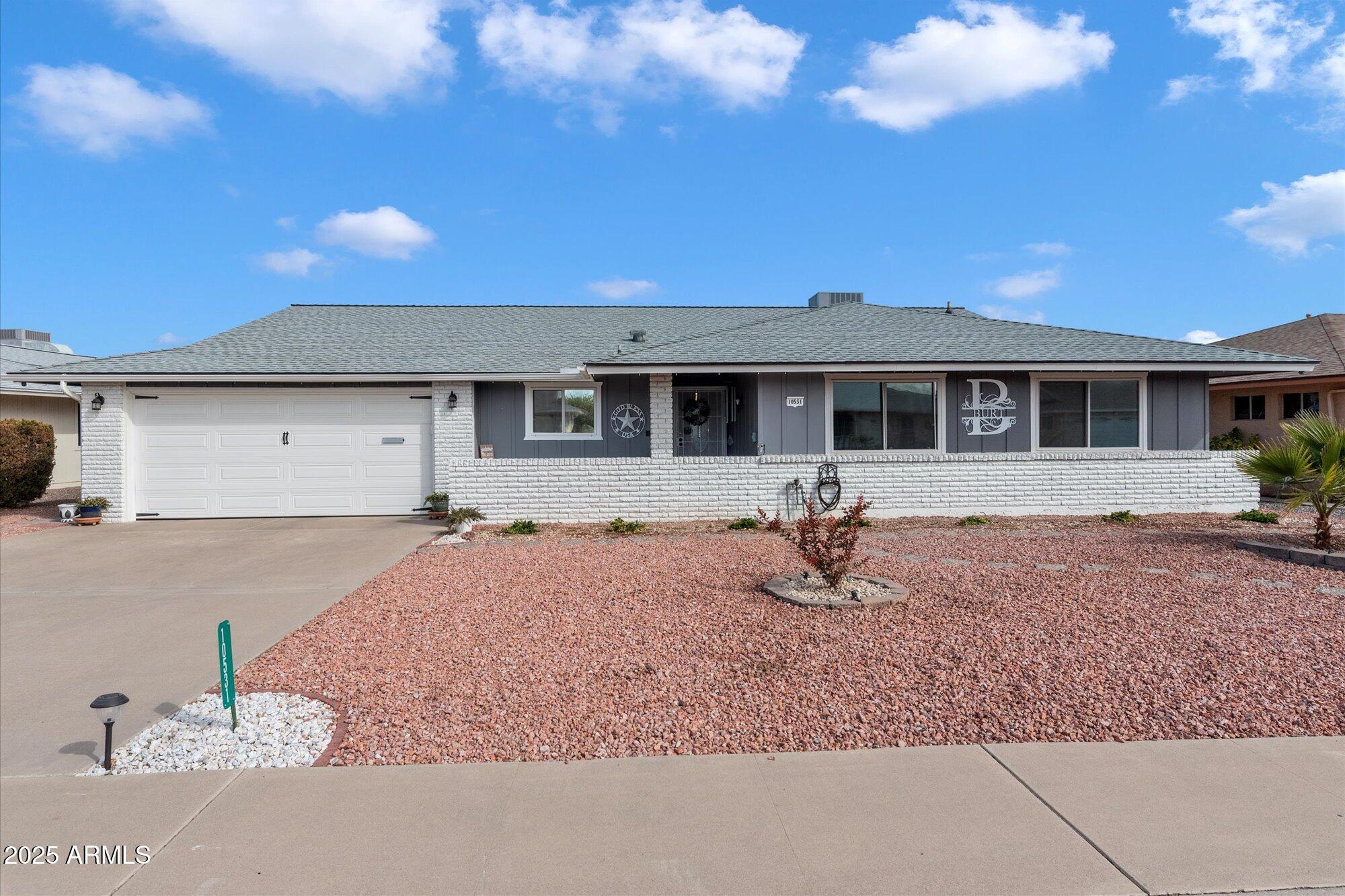 10531 W PRAIRIE HILLS Circle
