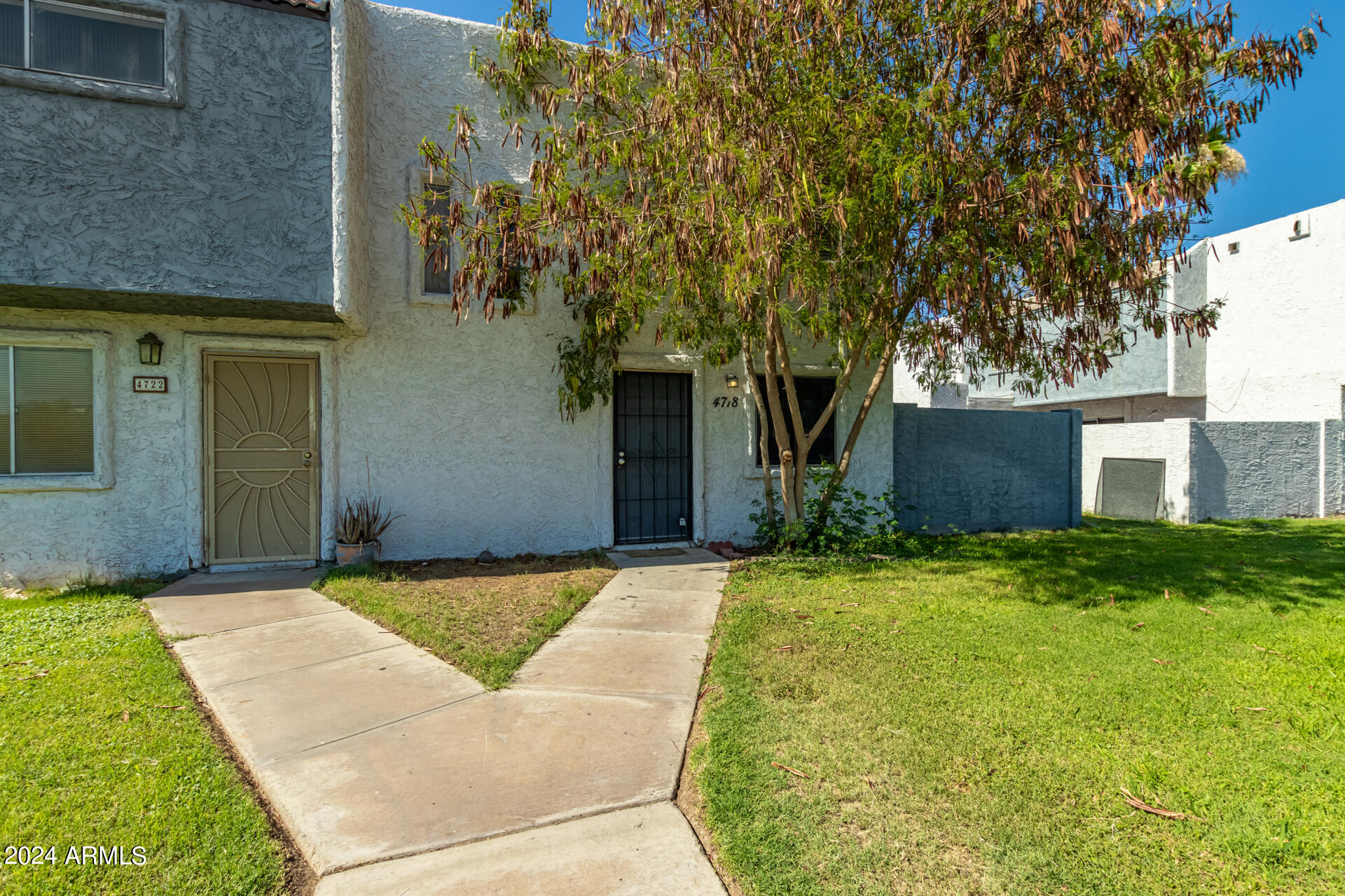 4718 W Orangewood Avenue