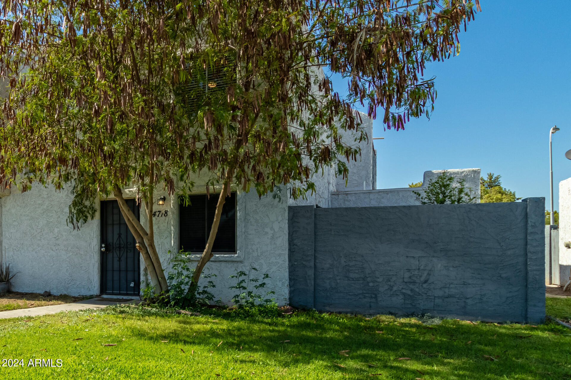 4718 W Orangewood Avenue