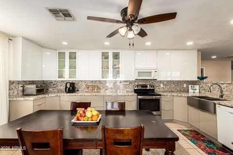 2 E MURIEL Drive Phoenix AZ 85022