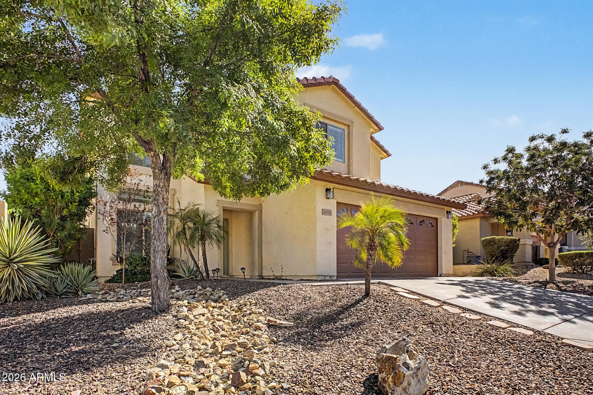 6509 W RED FOX Road