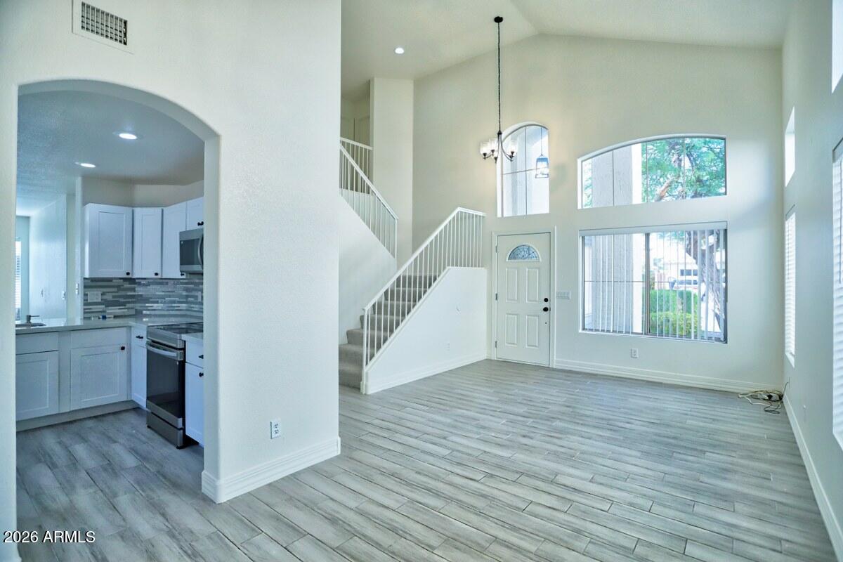 333 W COLT Road
