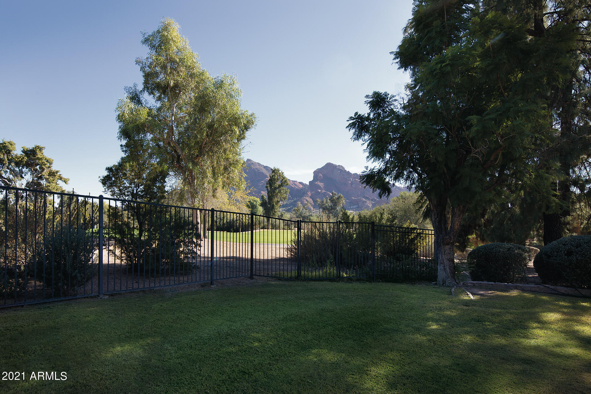 PARADISE HILLS - Residential