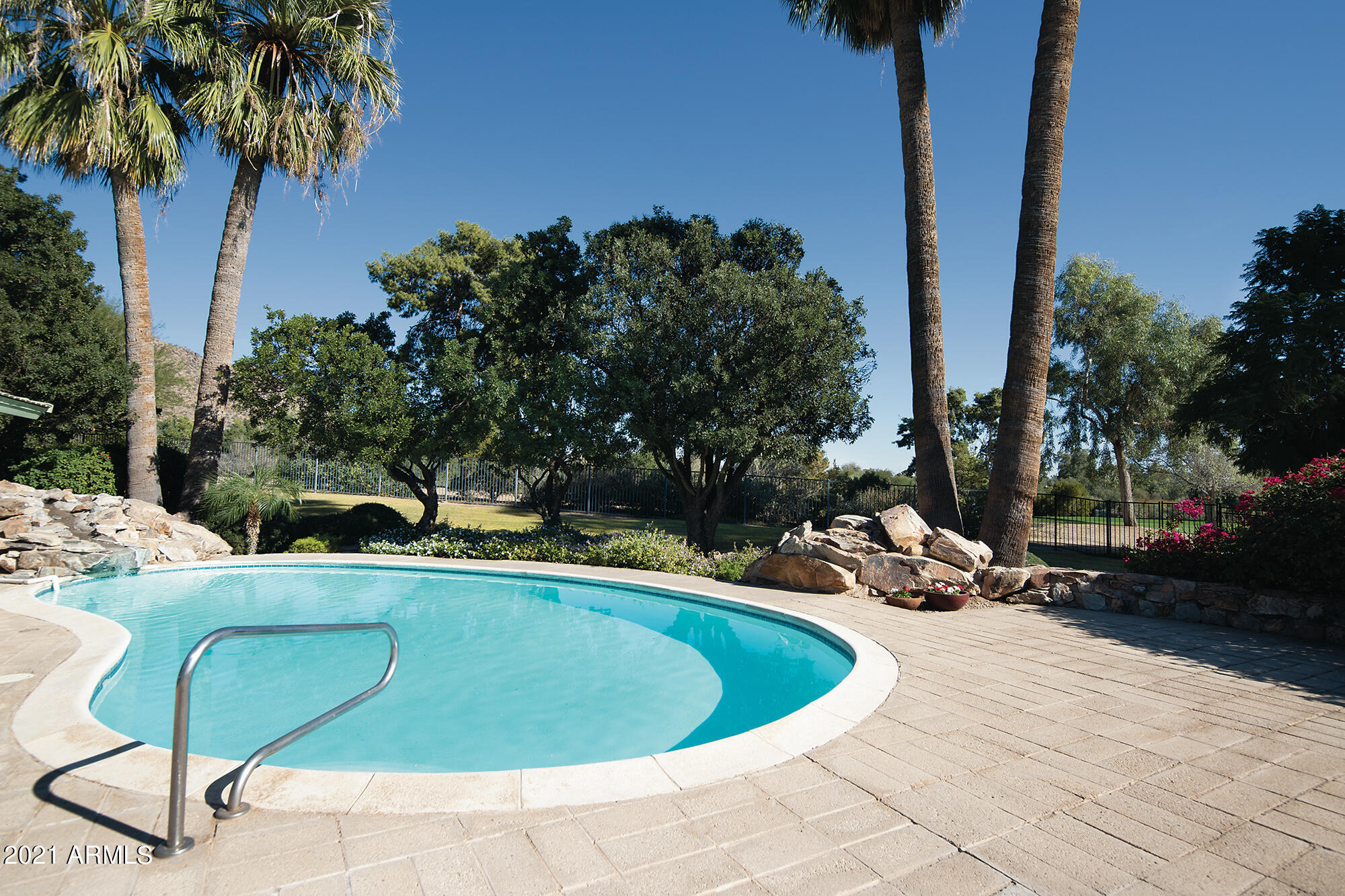 PARADISE HILLS - Residential