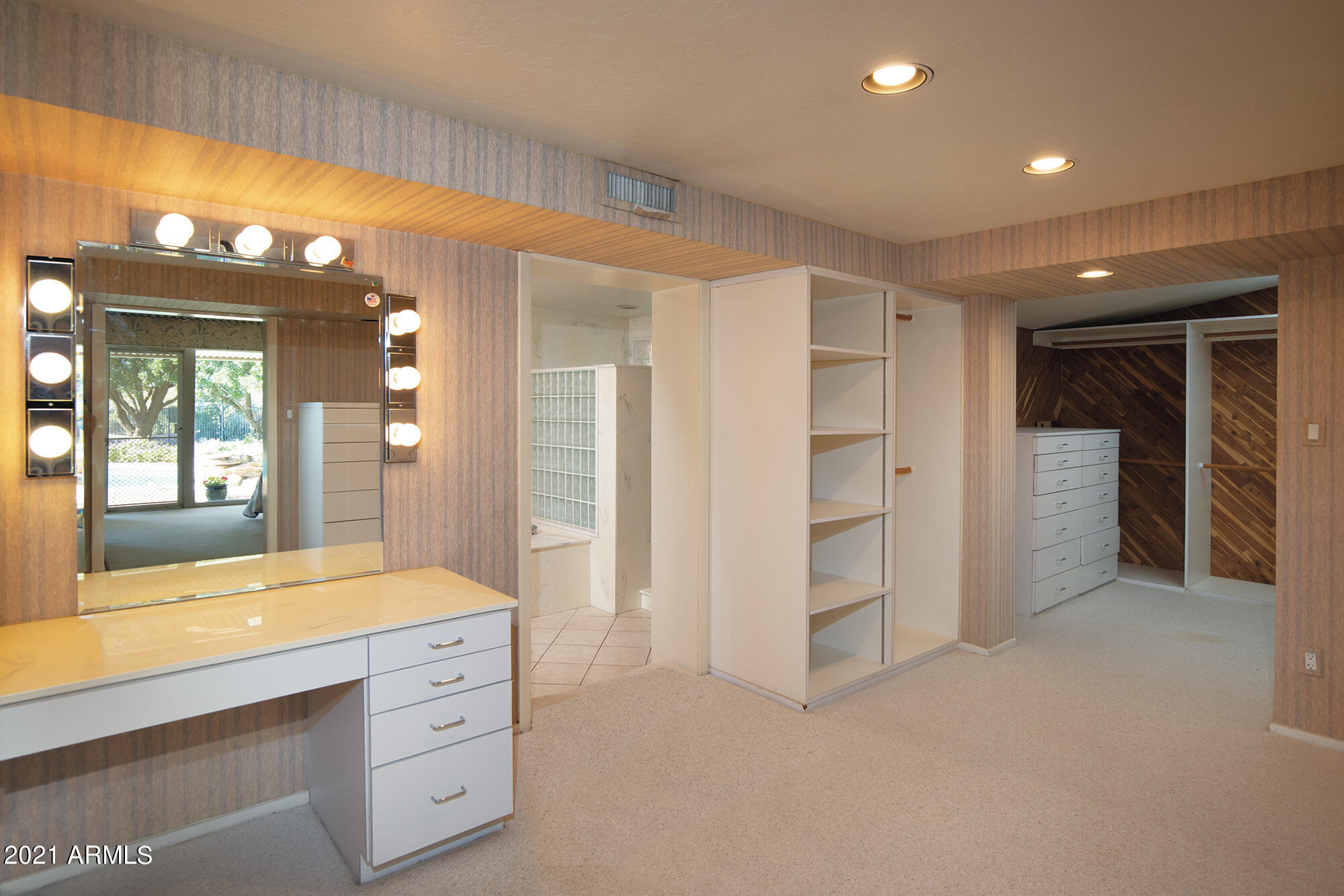 PARADISE HILLS - Residential