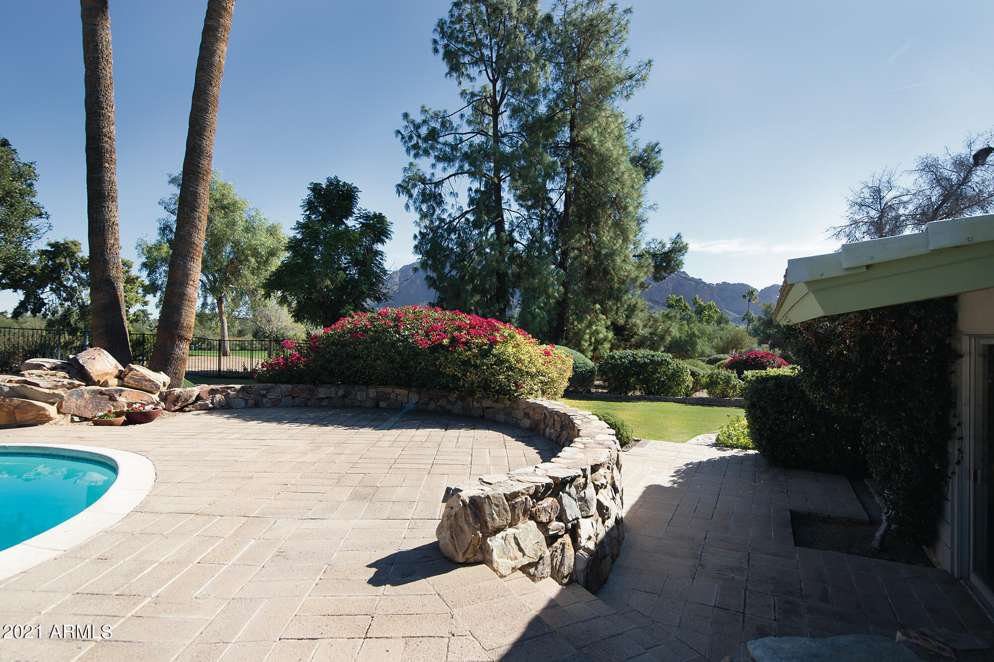PARADISE HILLS - Residential