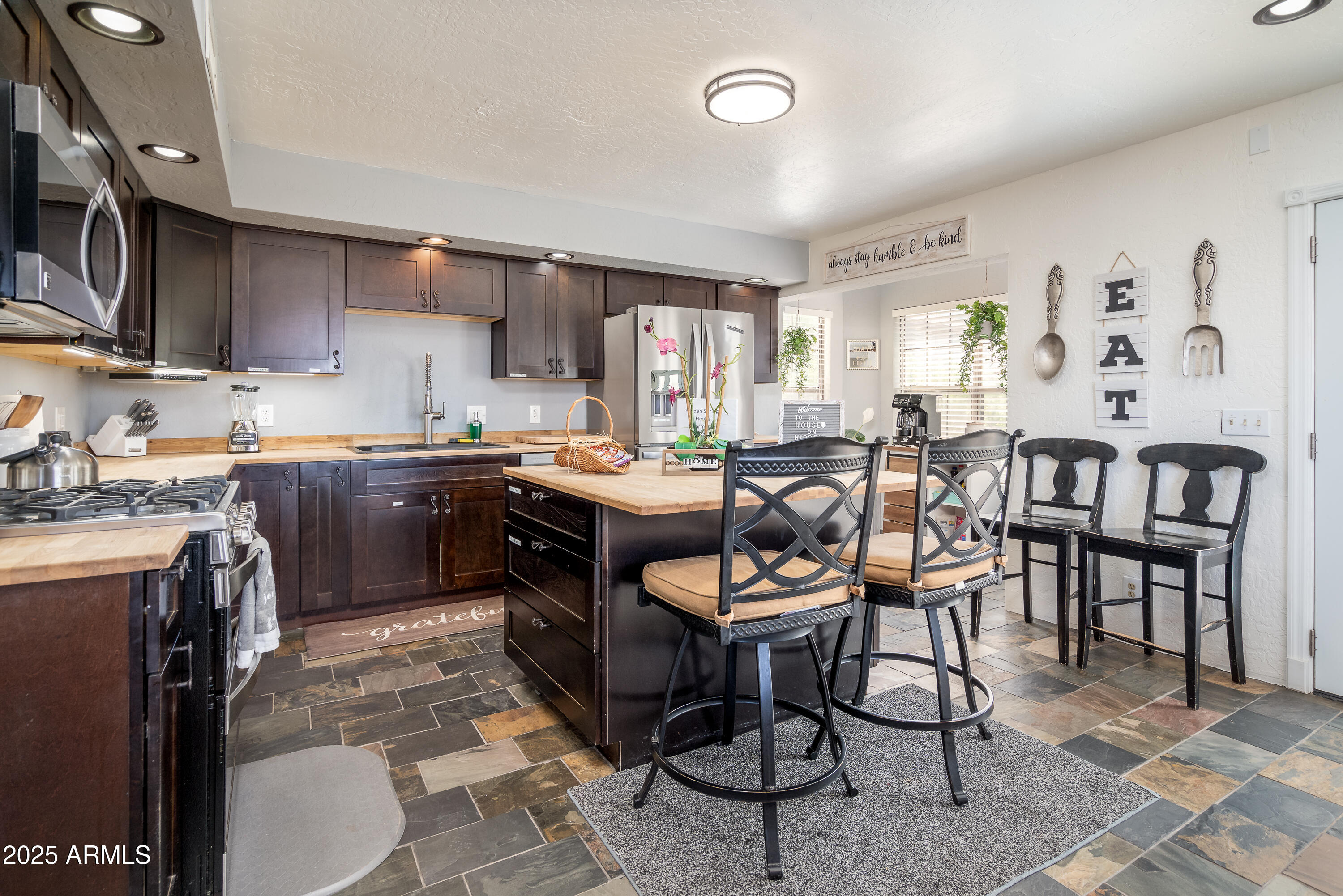 Clarkdale, Arizona 86324, United States, 4 Bedrooms Bedrooms, ,3 BathroomsBathrooms,Residential,Active,182225