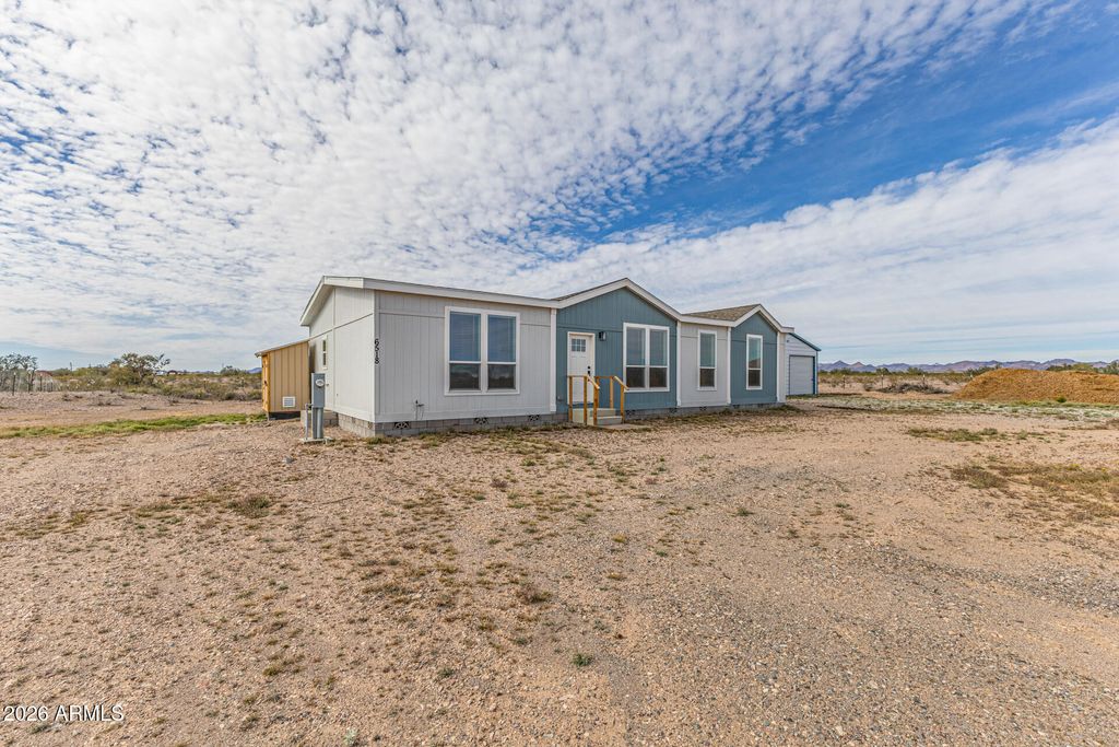 Photo of 6518 N 416th Drive, Tonopah, AZ 85354 (MLS # 6988404)