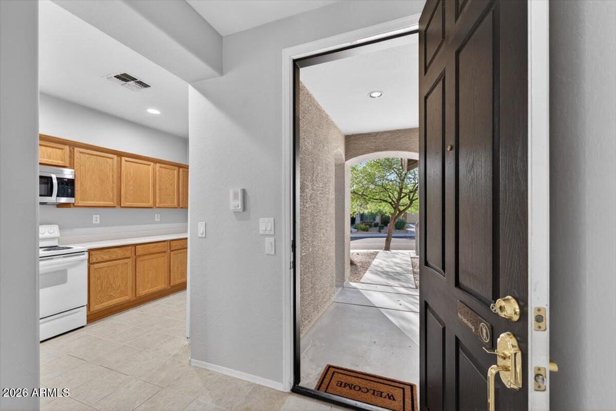 41013 N TRAILHEAD Way