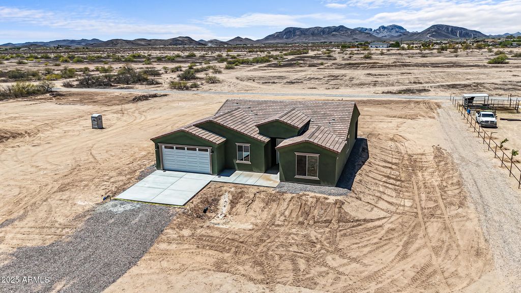 Photo of 304 S 372nd Drive, Tonopah, AZ 85354 (MLS # 6902022)