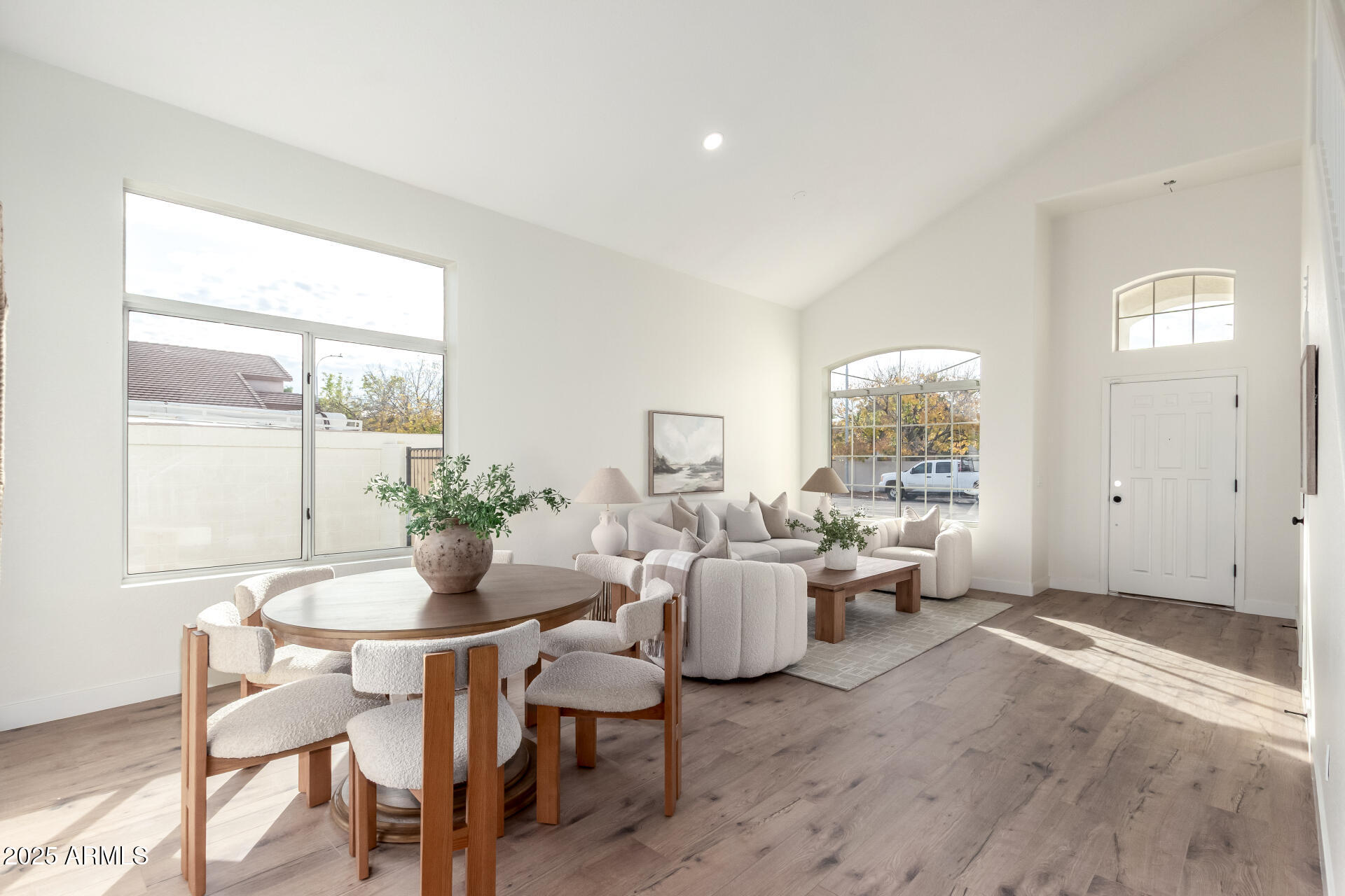 1821 S CHOLLA Street