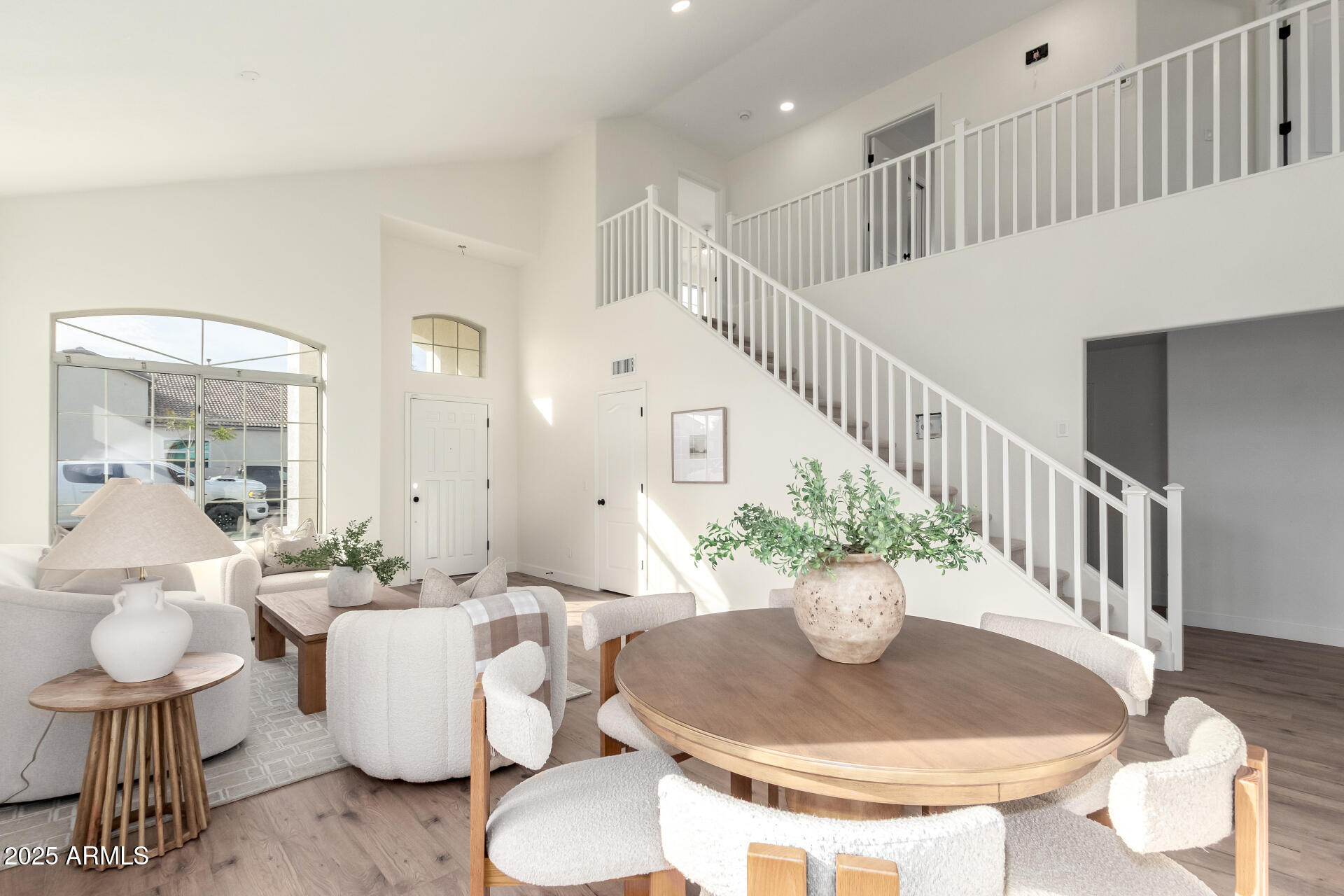 1821 S CHOLLA Street