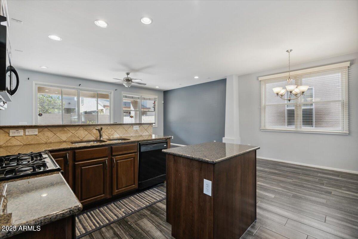 2233 E PECAN Road