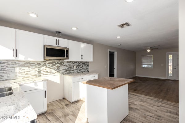 914 S 30TH DR, PHOENIX, AZ 85009 - Image ea4d9d0bdfdfe5aa8b5b1c164ab3a051/1344705918