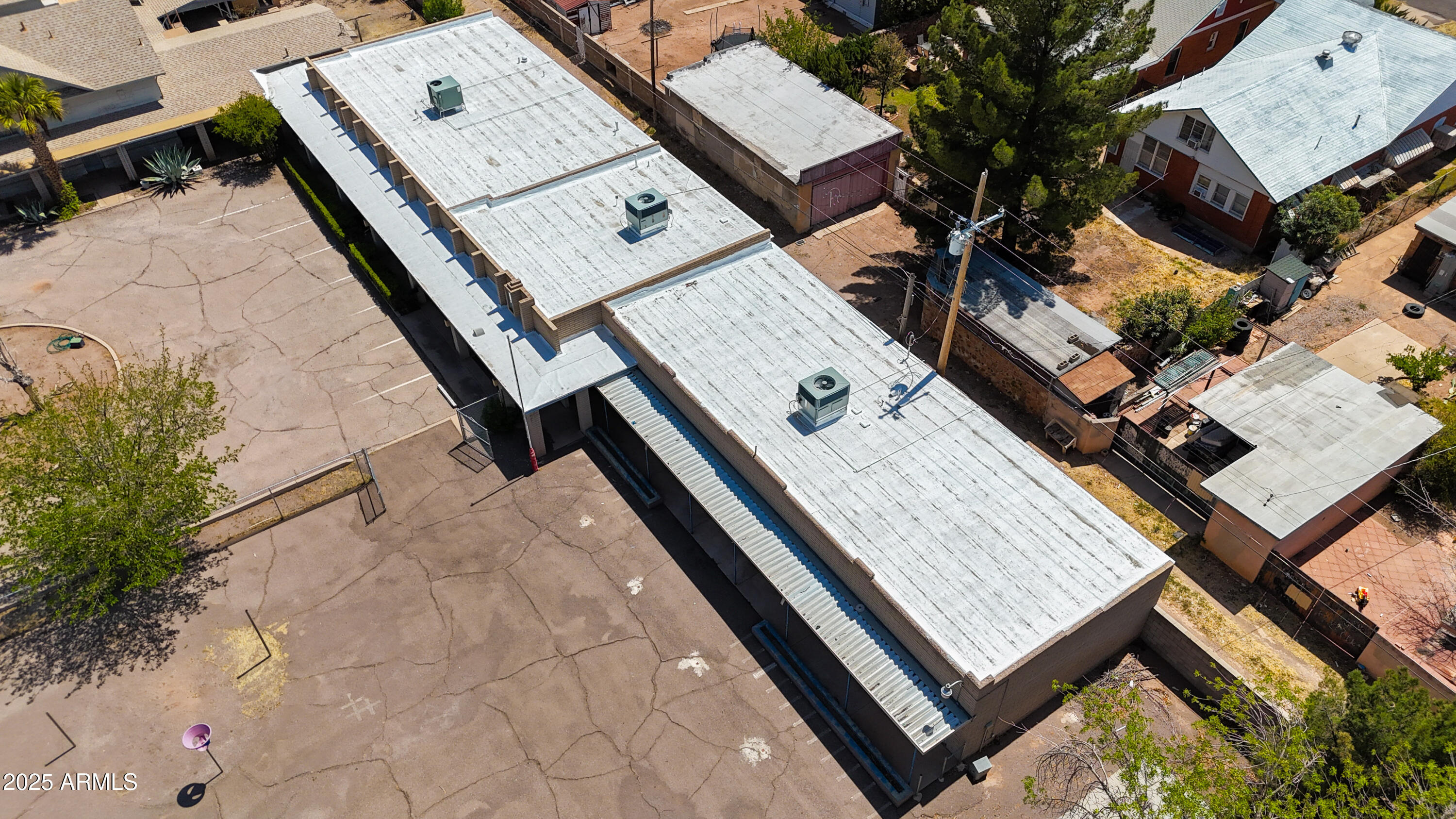 DOUGLAS - Commercial Sale