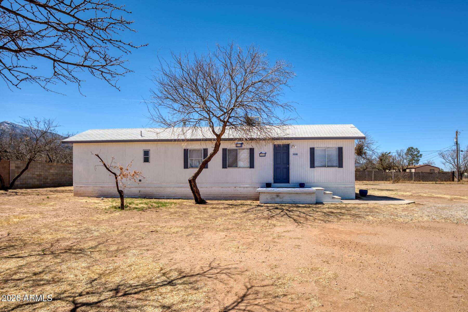 5330 S SAN PEDRO Avenue