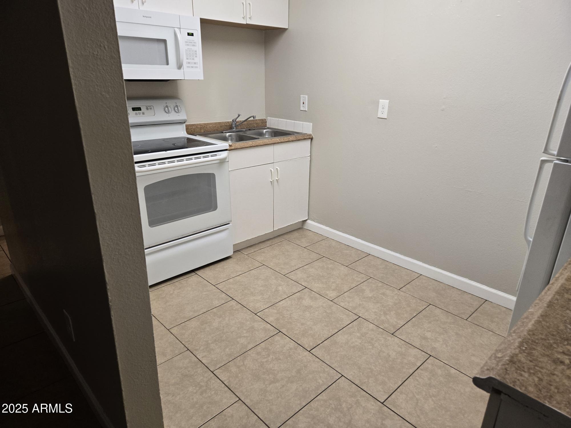 902 E SOUTHERN Avenue 2