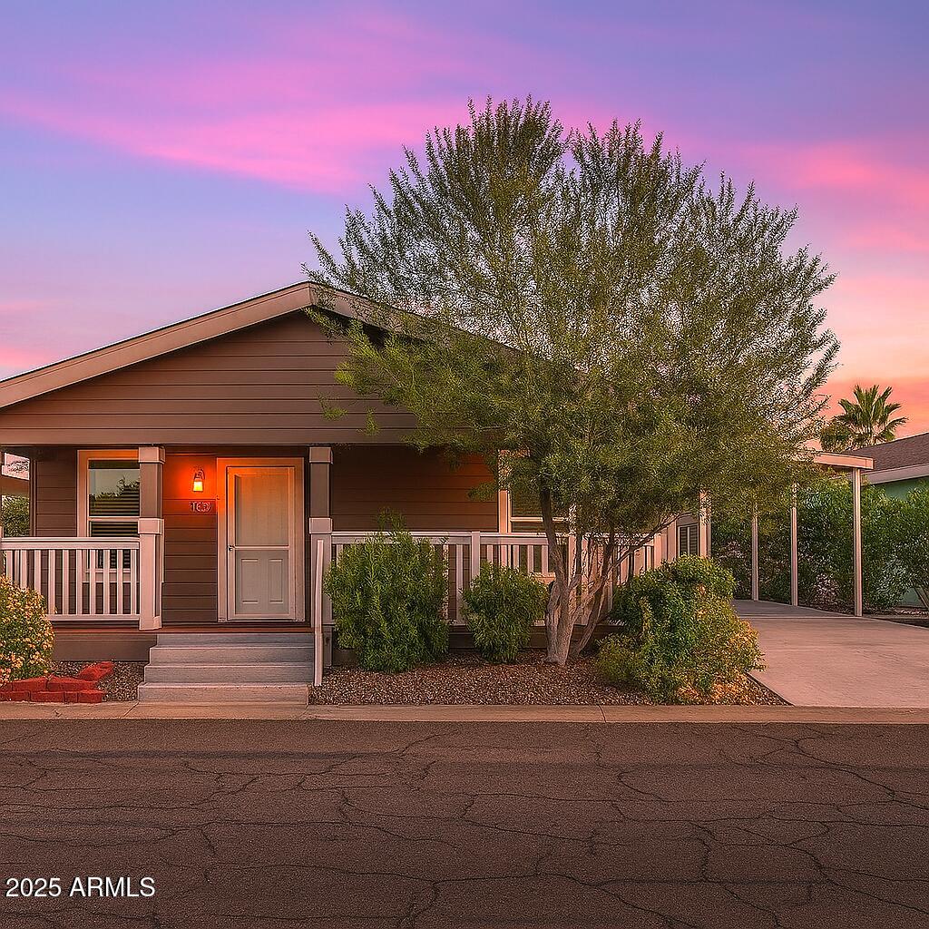 201 S GREENFIELD Road 272