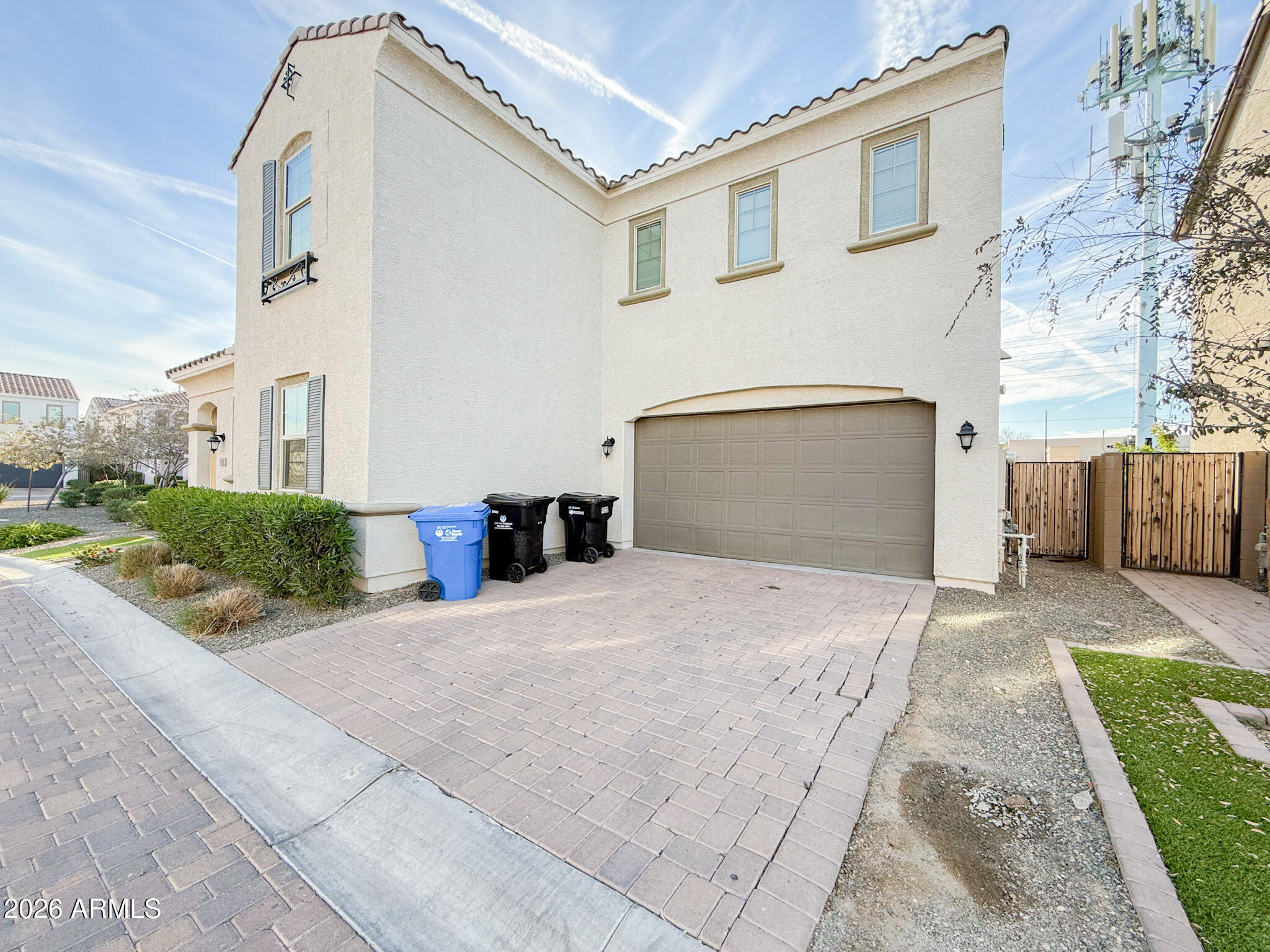 920 E ANDERSON Avenue