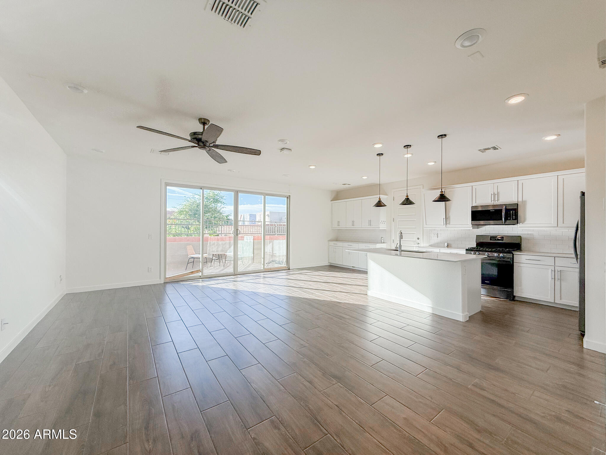 920 E ANDERSON Avenue