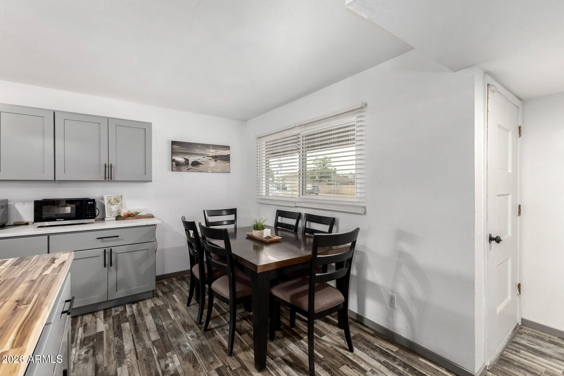 4915 W MORTEN Avenue