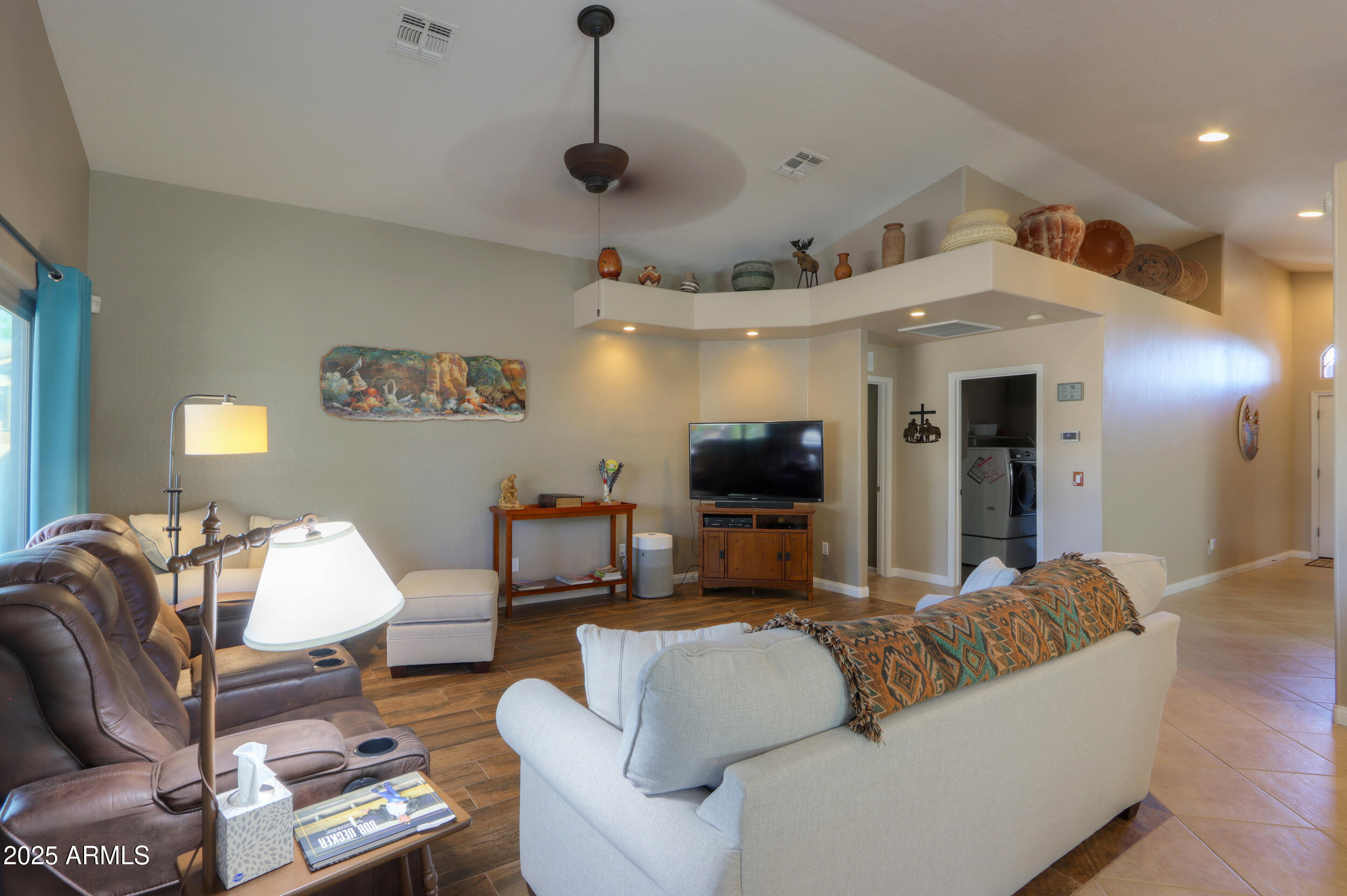 542 W CASA MIRAGE Court
