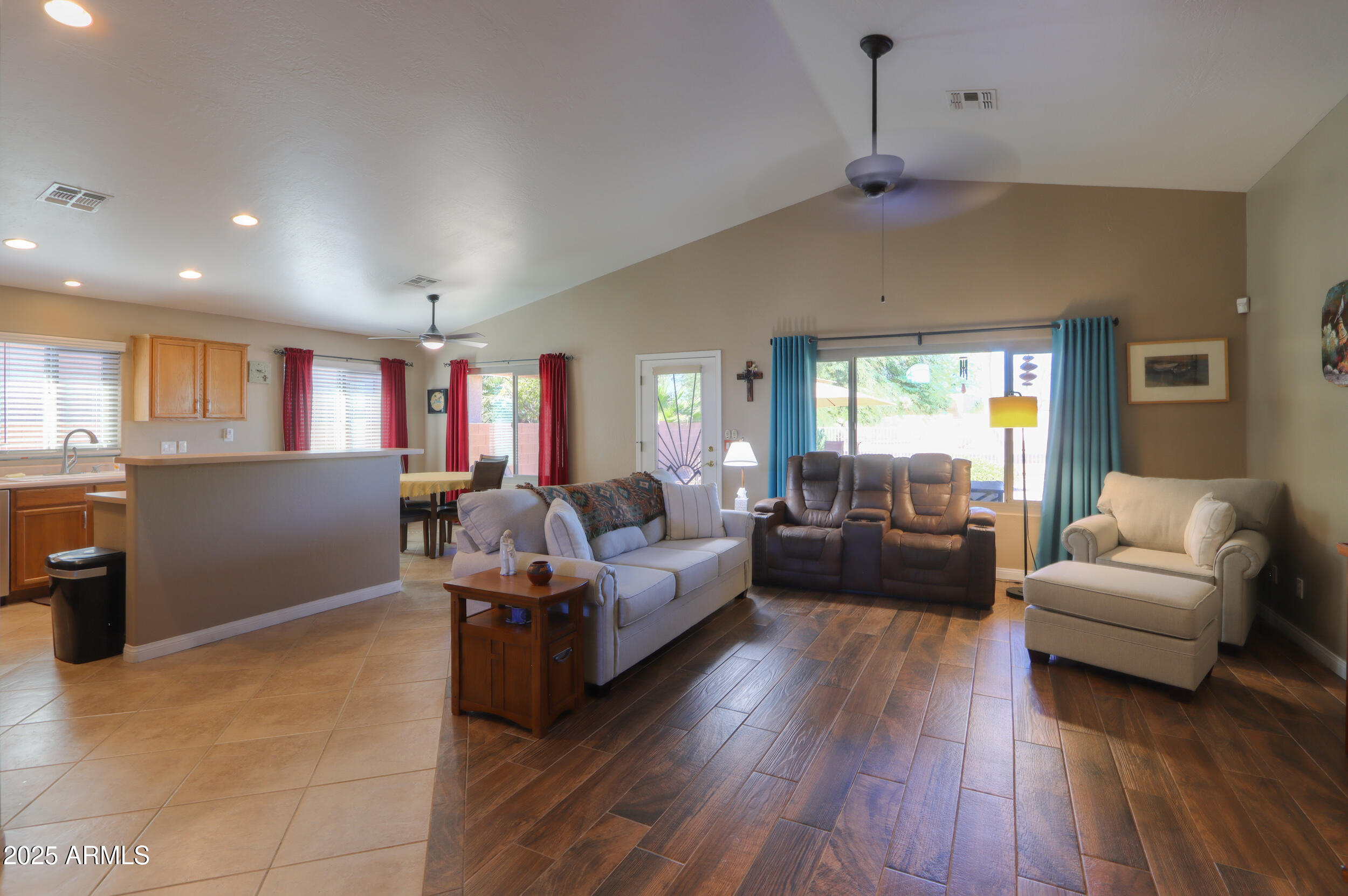 542 W CASA MIRAGE Court