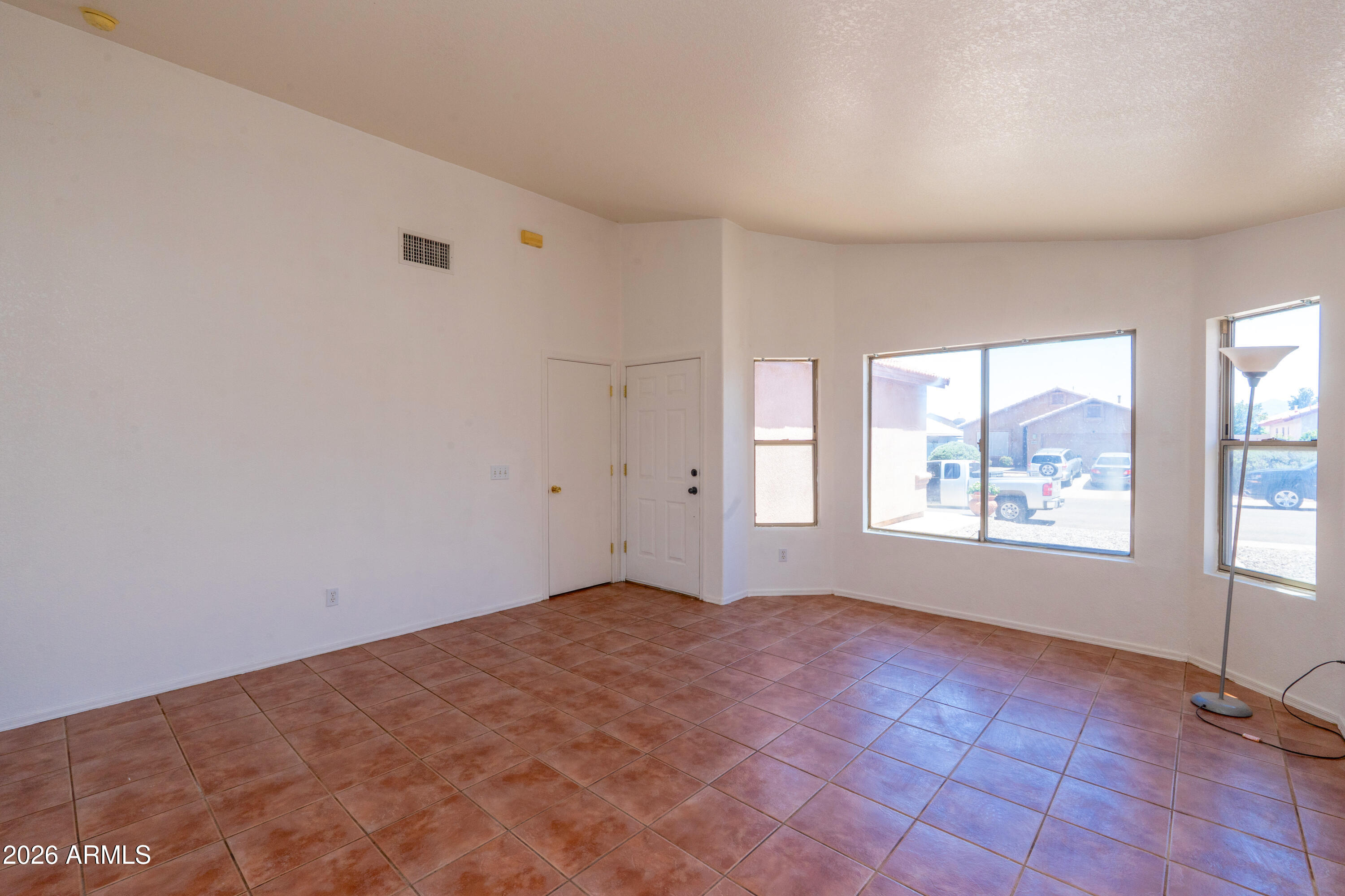 4611 CALLE LAS CRUCES --