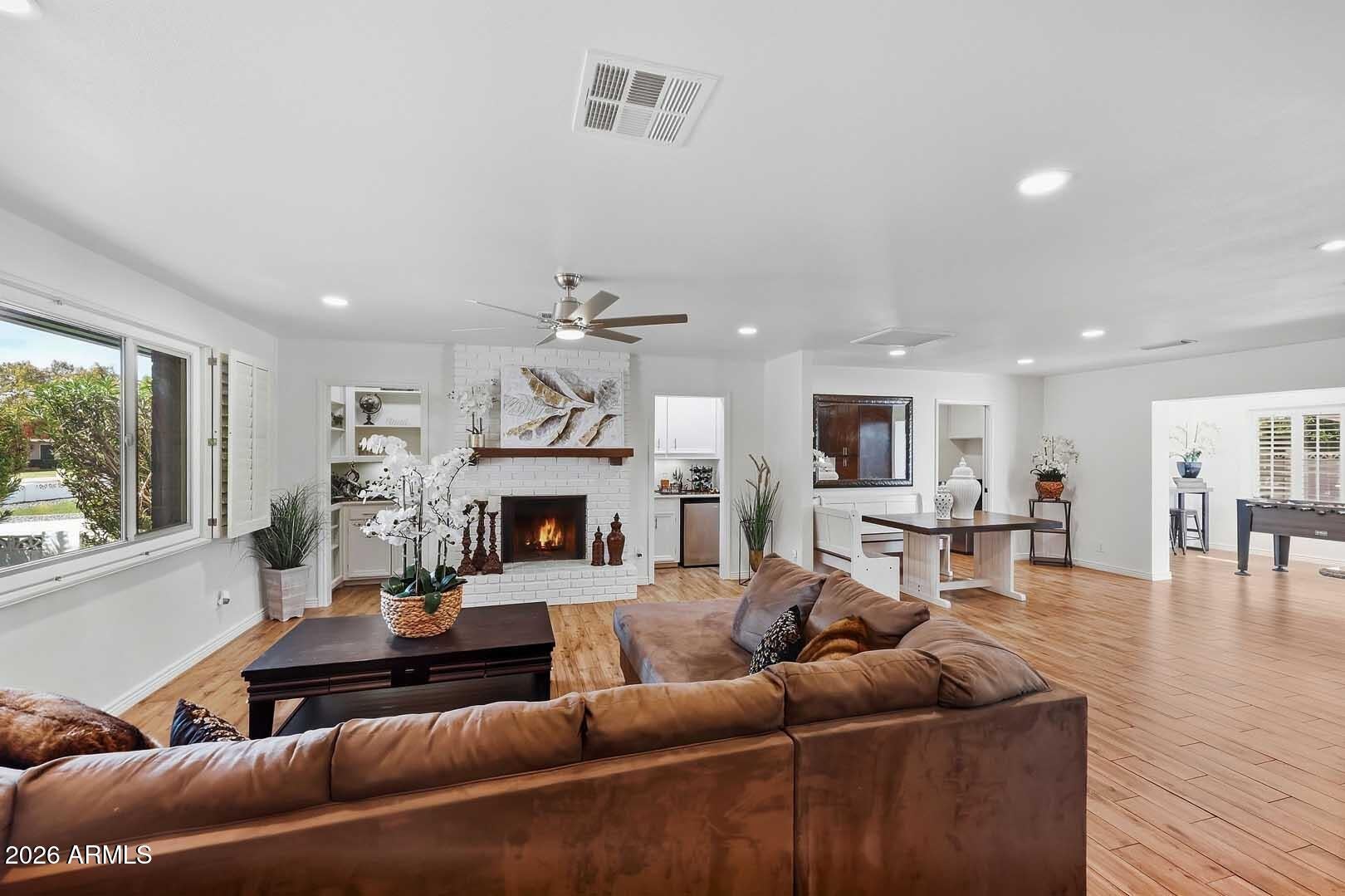 8238 E VISTA Drive