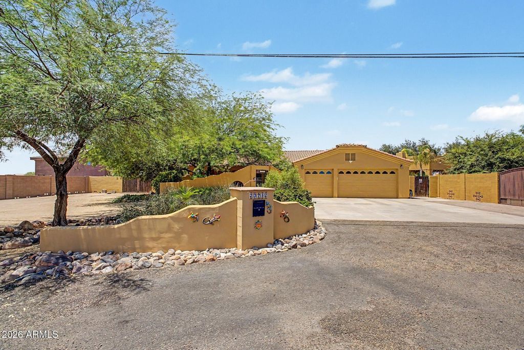 Photo of 23712 N 104th Avenue, Peoria, AZ 85383 (MLS # 7039678)