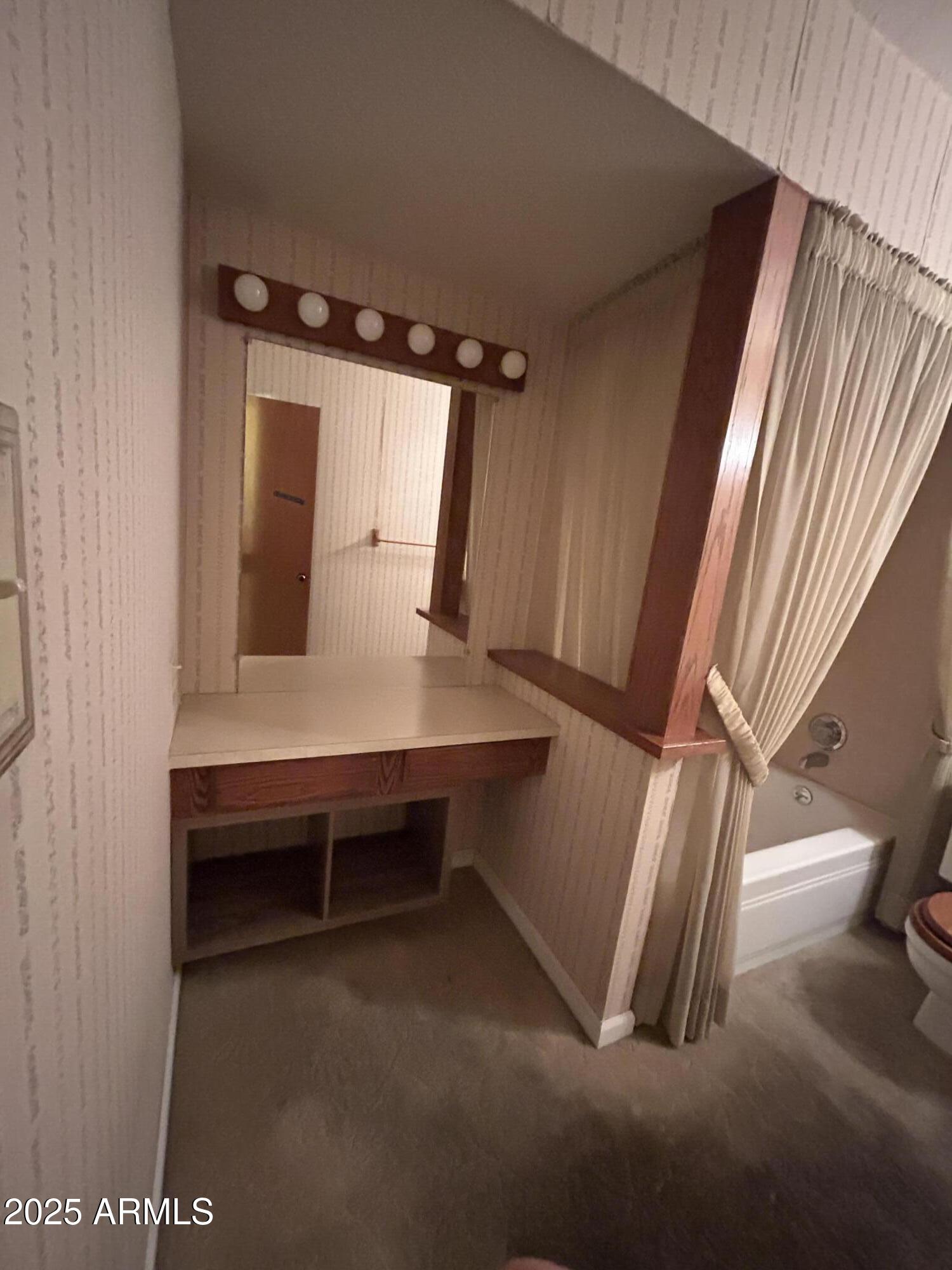 8243 W PICCADILLY Road