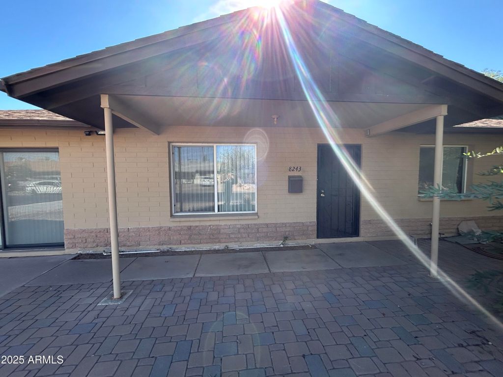 Photo of 8243 W Piccadilly Road, Phoenix, AZ 85033 (MLS # 7003576)