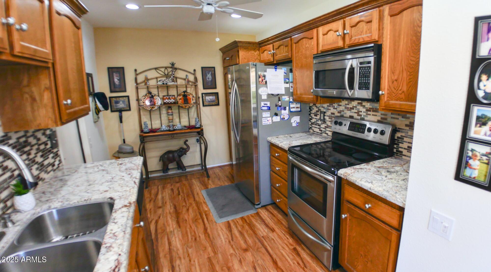 416 Leisure World --