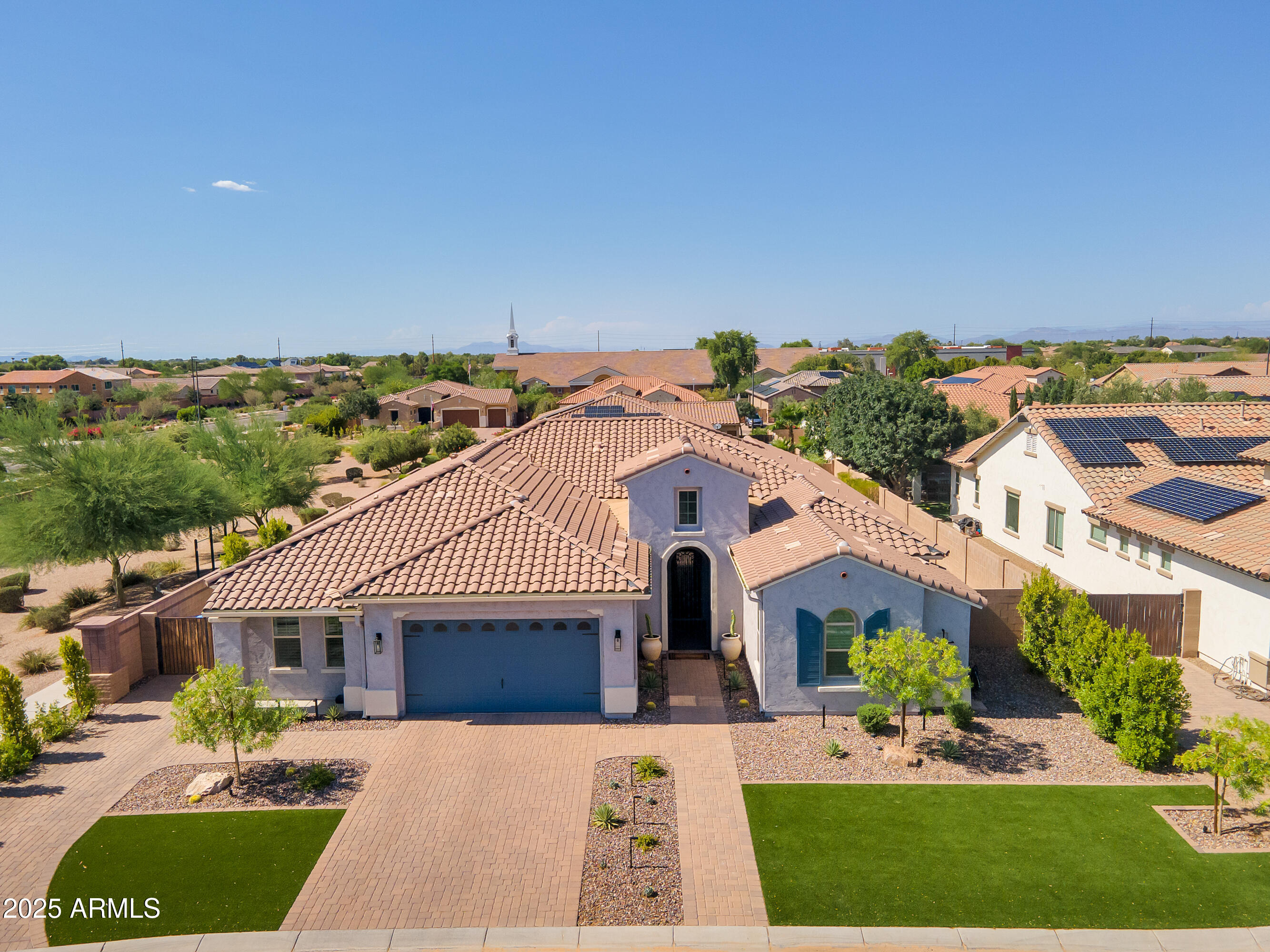 2828 E BLACKHAWK Court