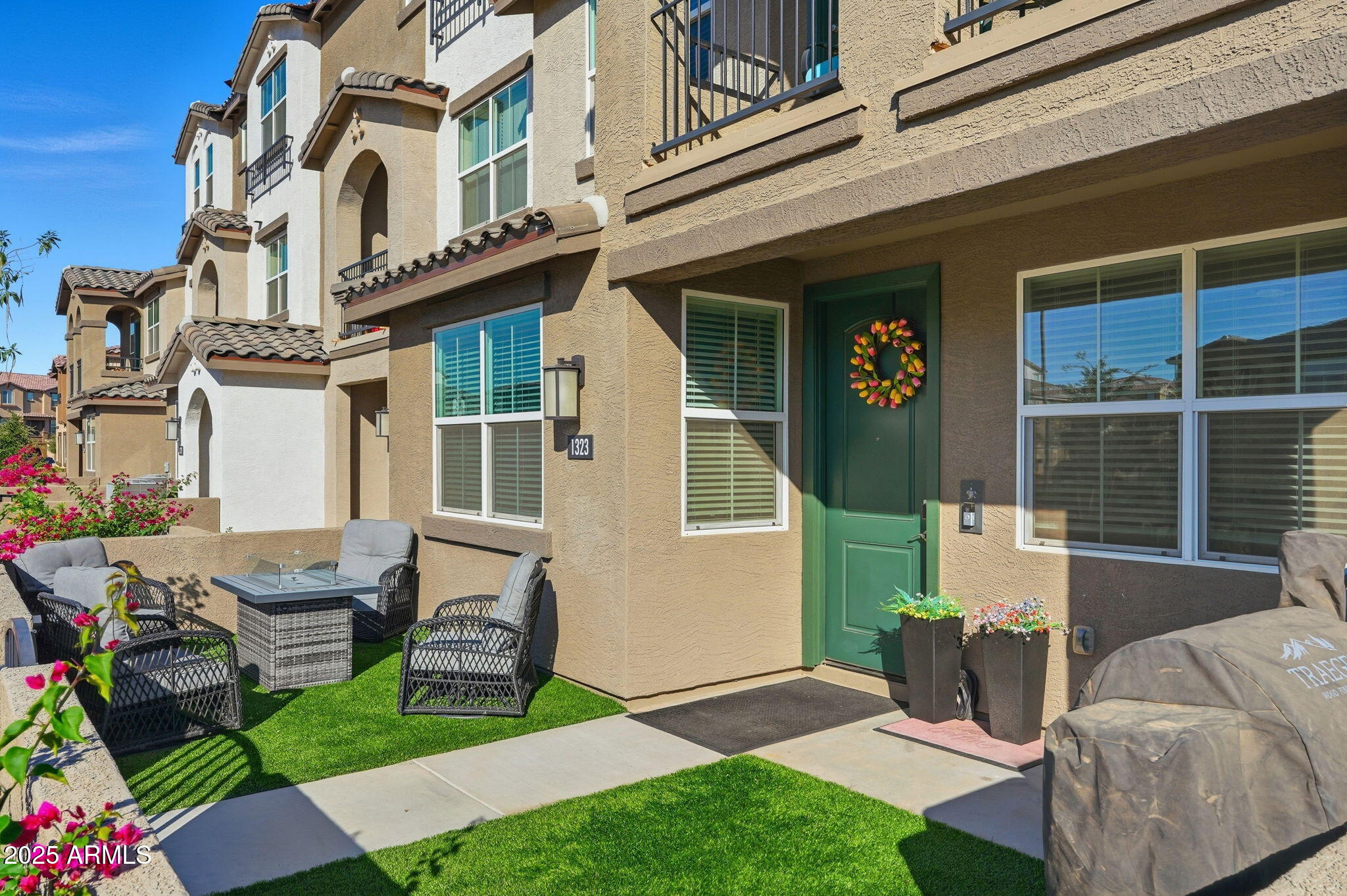 1255 N ARIZONA Avenue N 1323