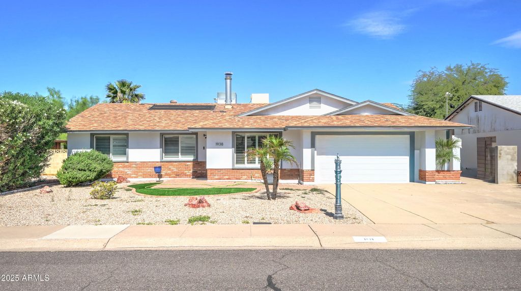 Photo of 1938 E Greenway Drive, Tempe, AZ 85282 (MLS # 6934535)
