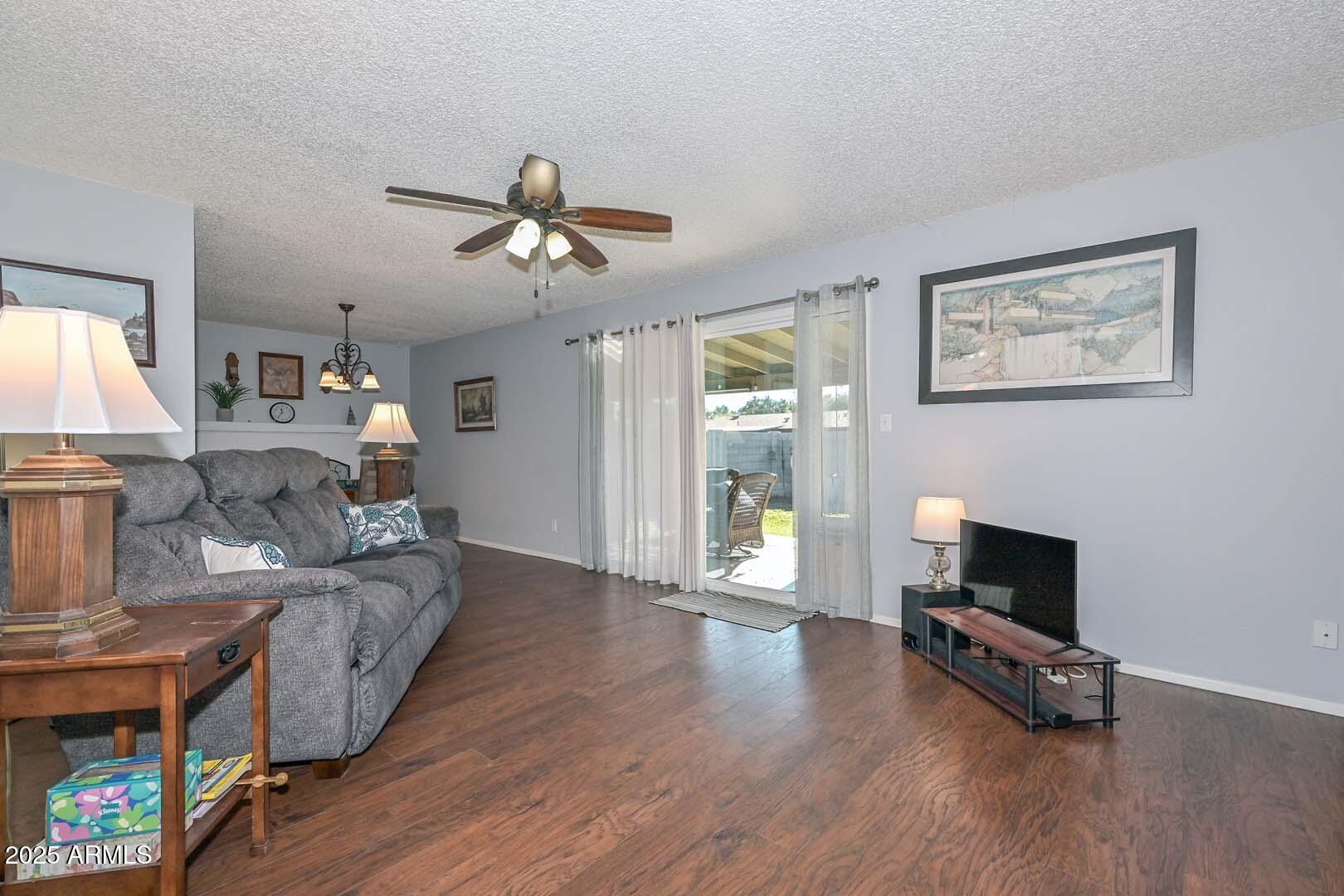 1017 W ANDERSON Drive