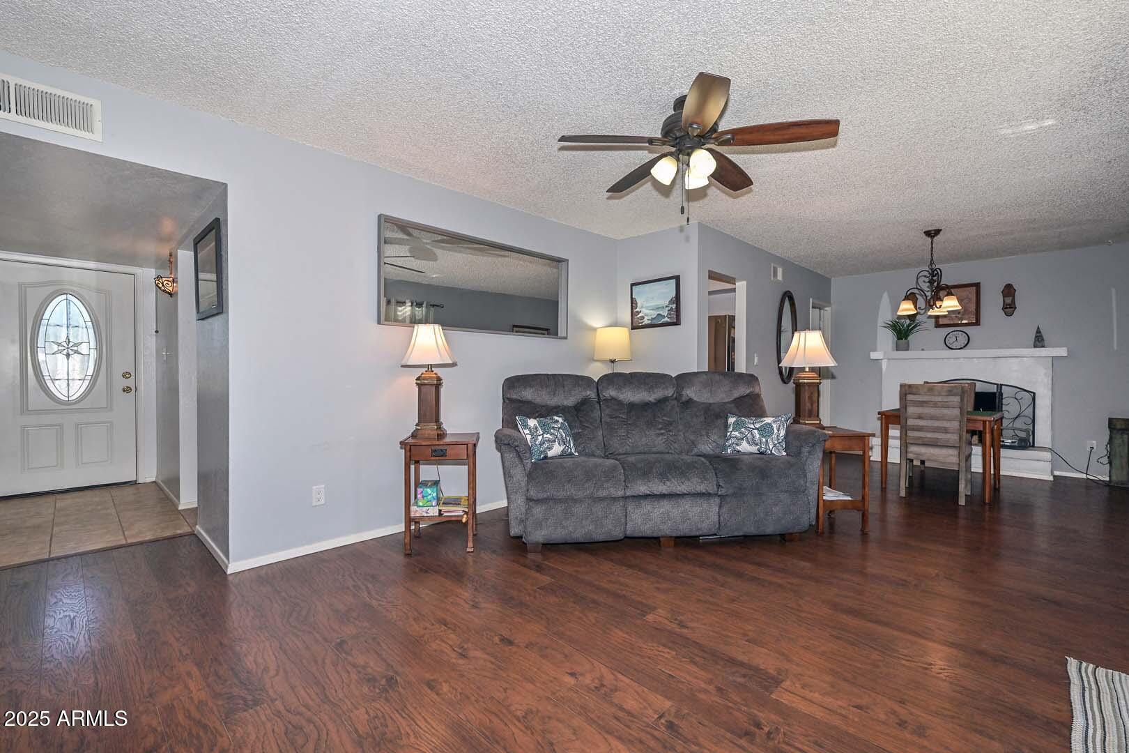 1017 W ANDERSON Drive