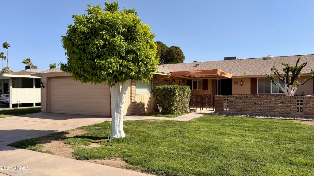 Photo of 10015 W Mountain View Road, Sun City, AZ 85351 (MLS # 6994591)