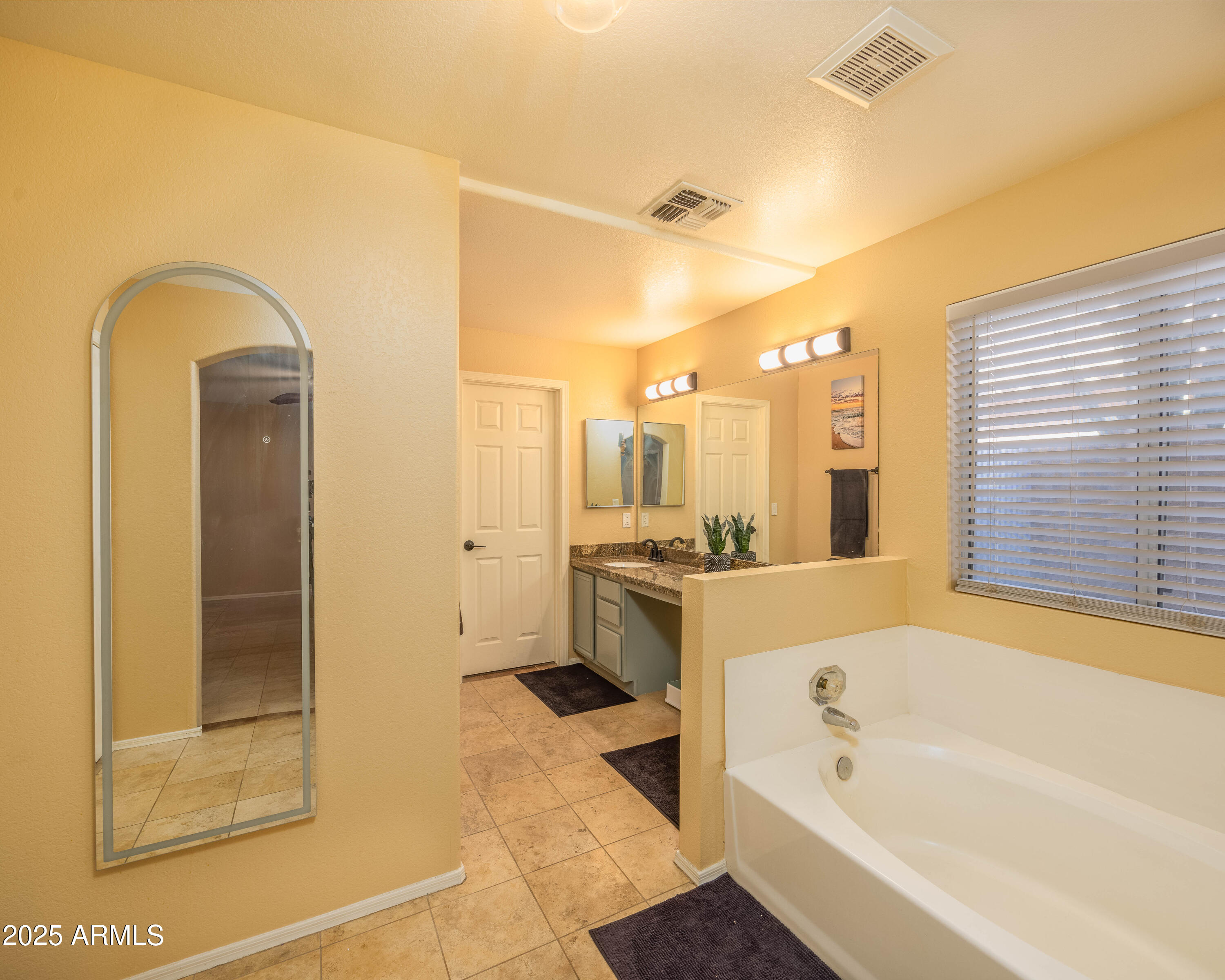 Glendale, Arizona 85310, United States, 4 Bedrooms Bedrooms, ,3 BathroomsBathrooms,Residential,Active,5125