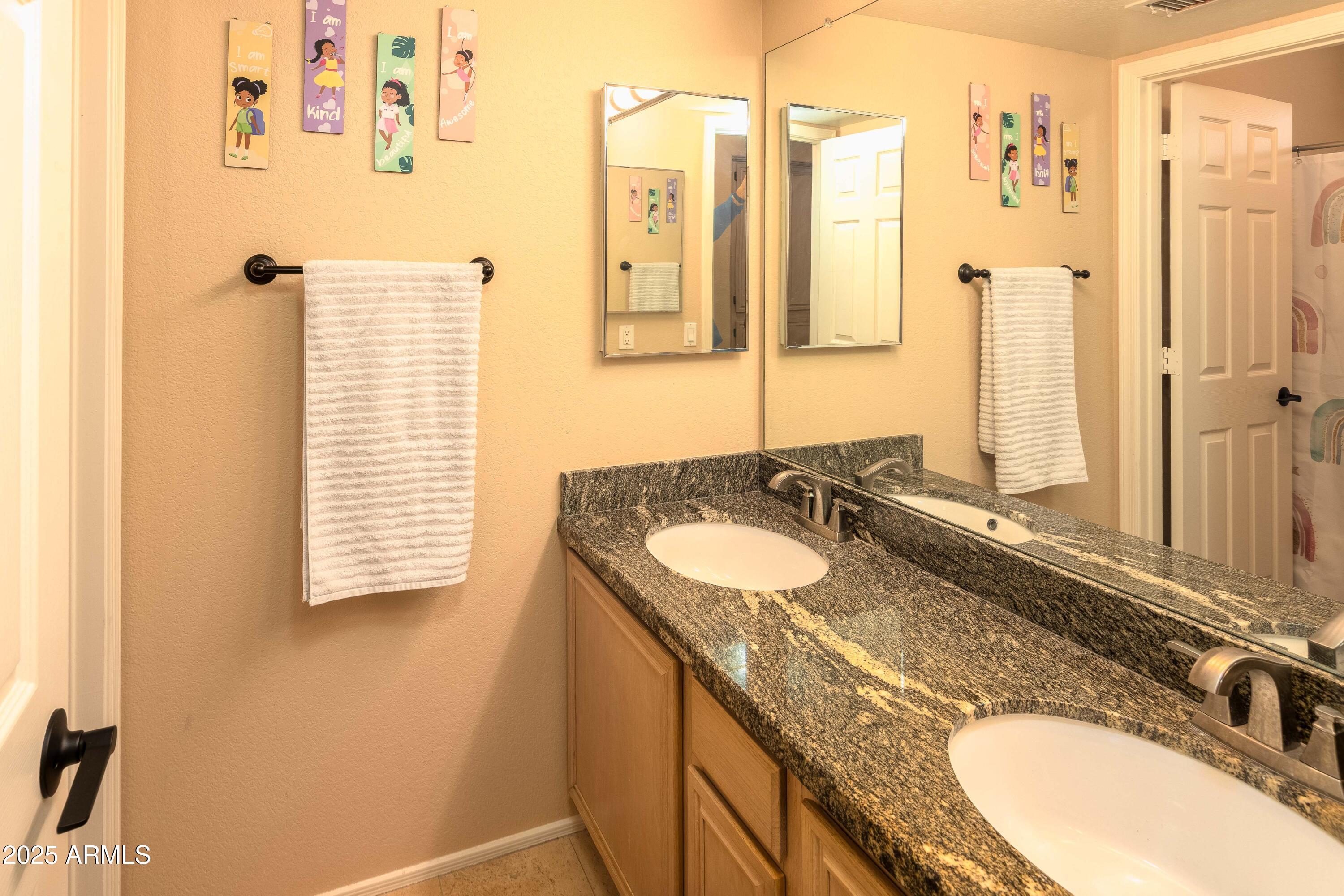 Glendale, Arizona 85310, United States, 4 Bedrooms Bedrooms, ,3 BathroomsBathrooms,Residential,Active,5125