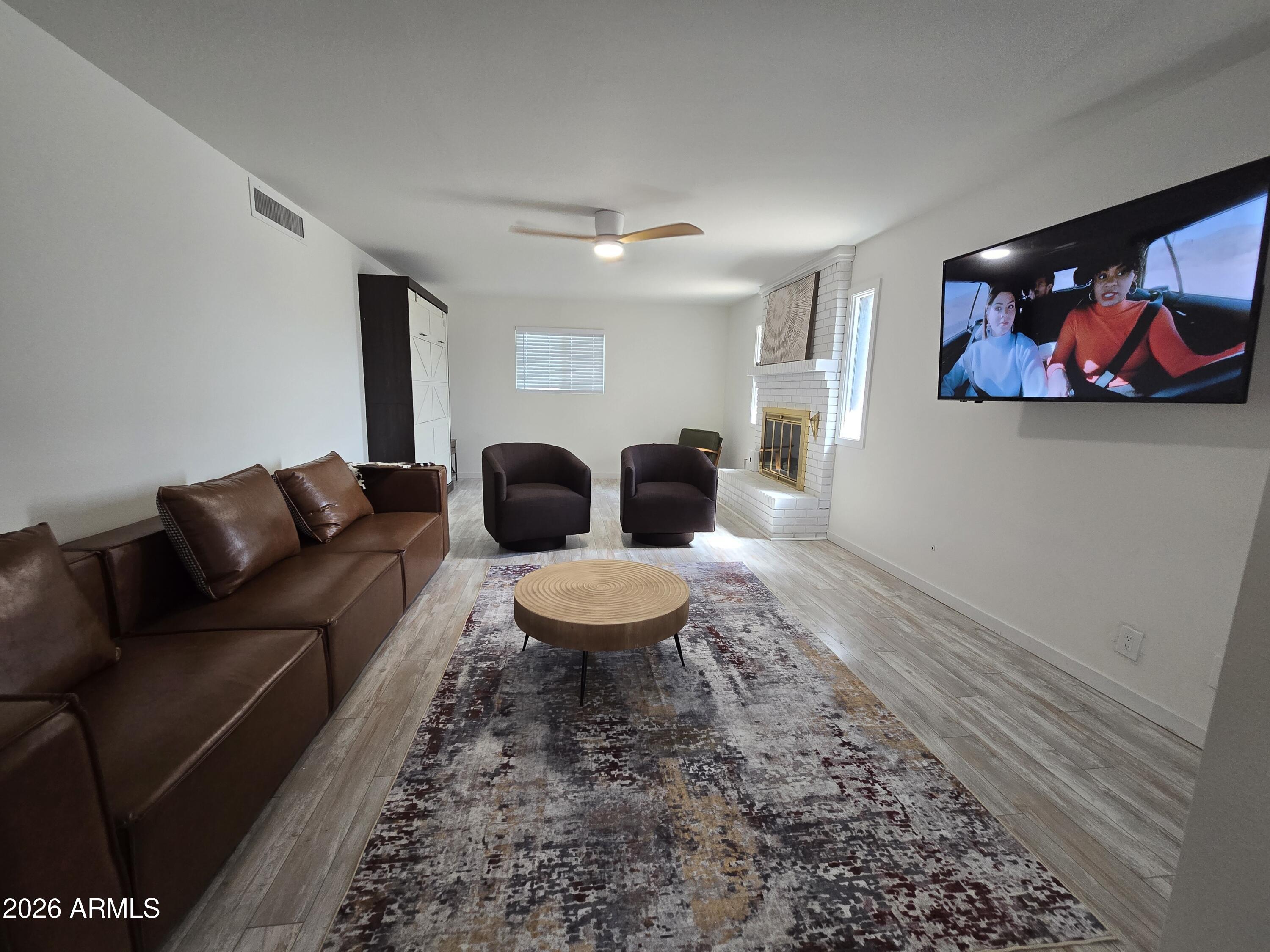 1011 E ASH Drive