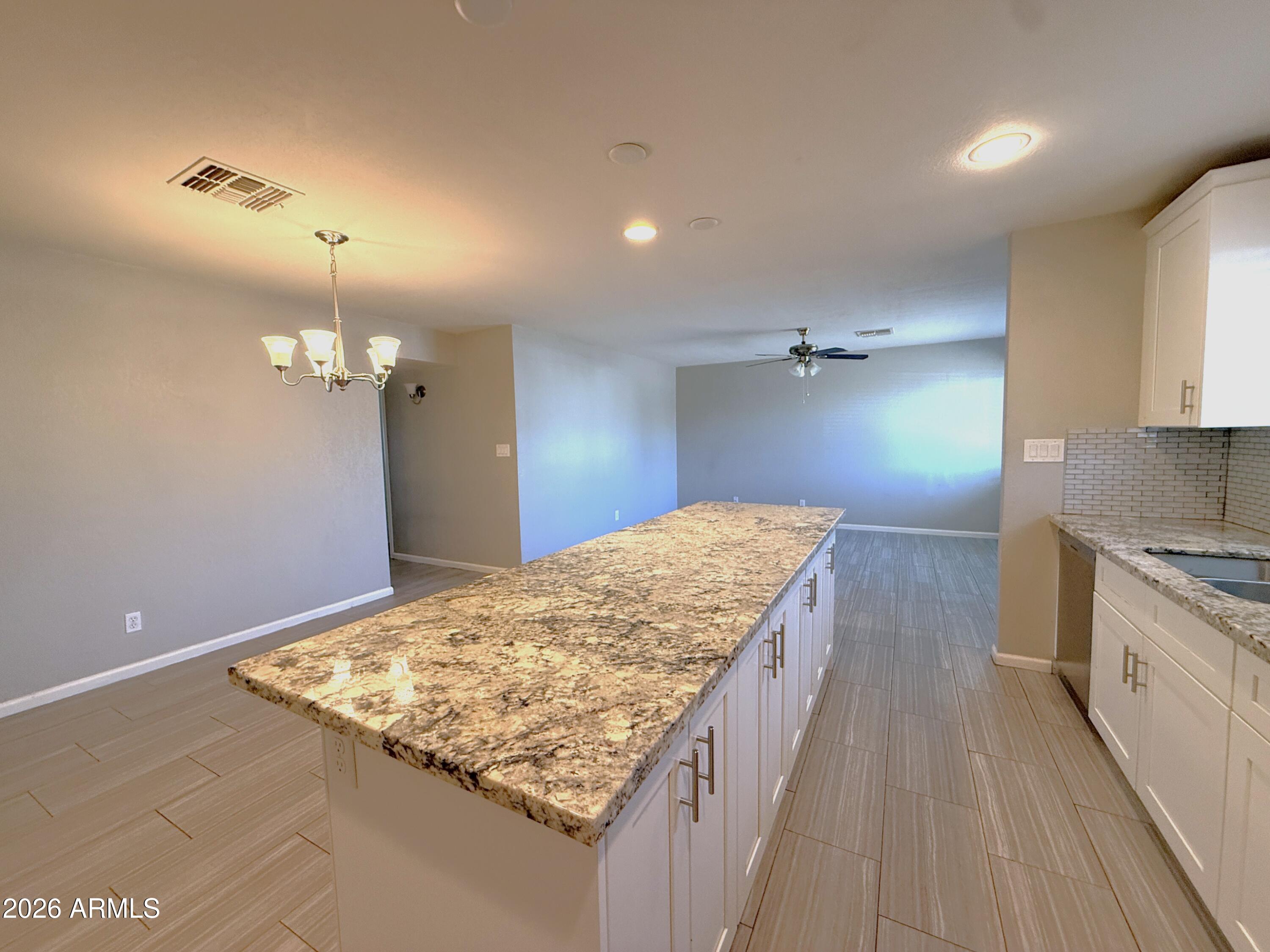 3224 S ALBERT Avenue