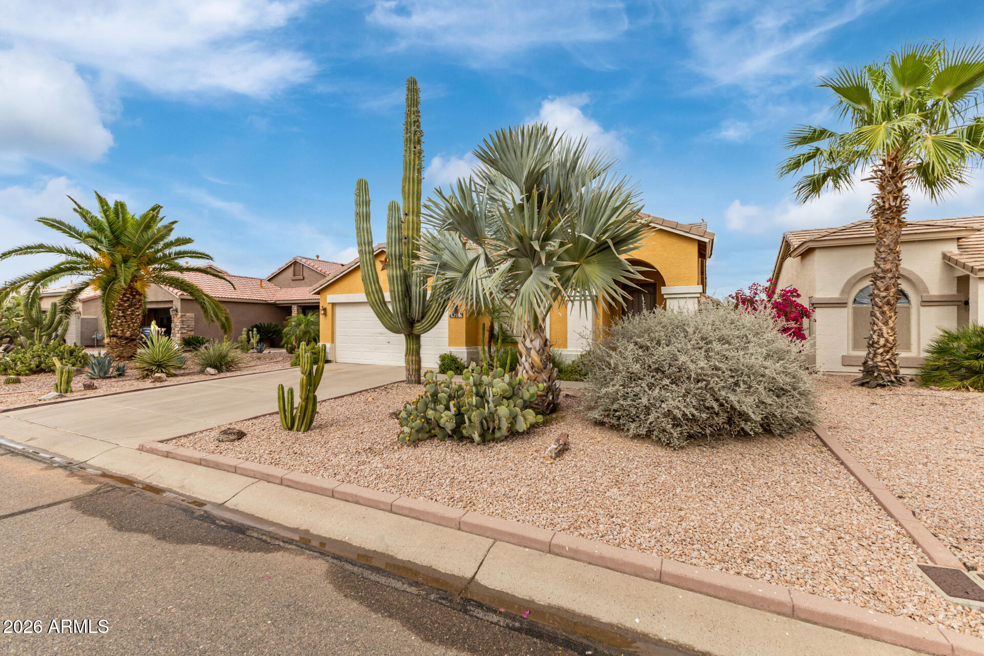 30475 N ROYAL OAK Way