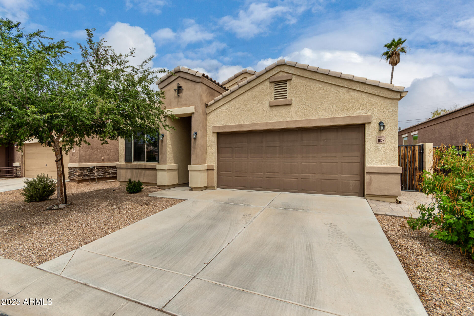 1623 N HILLCREST Street