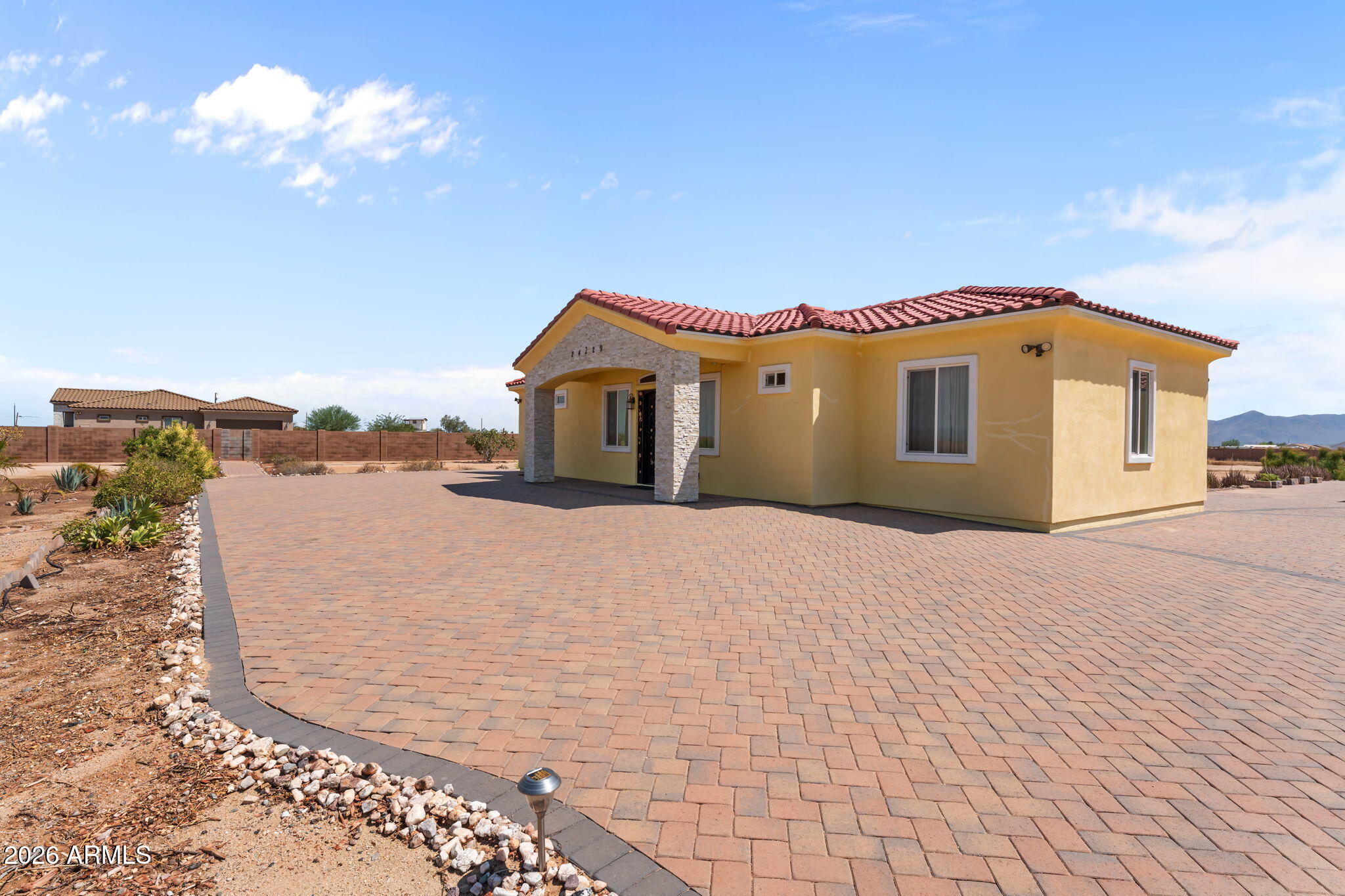 24235 W PINNACLE VISTA Lane