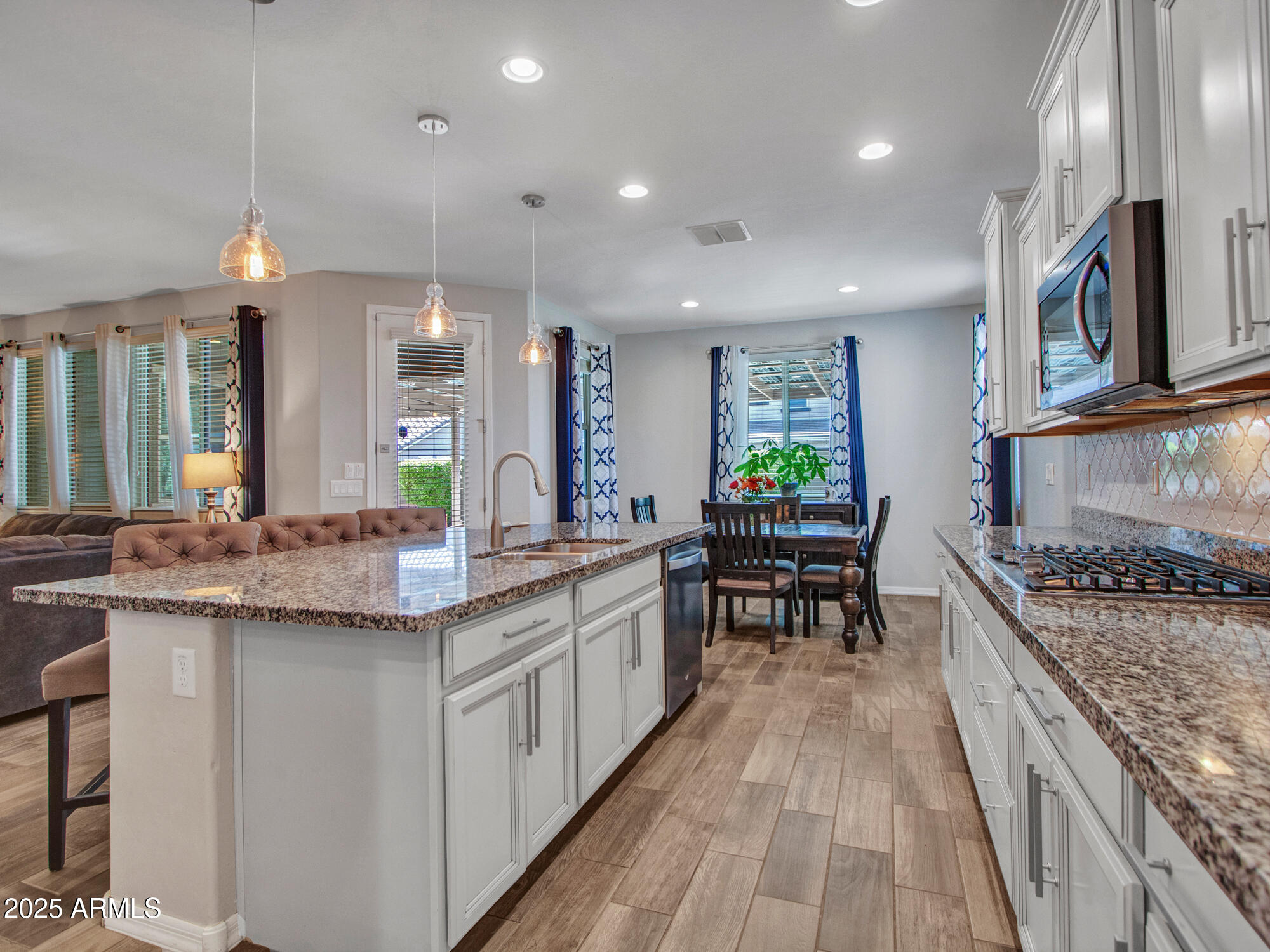 Litchfield Park, Arizona 85340, United States, 4 Bedrooms Bedrooms, ,3 BathroomsBathrooms,Residential,Active,220484